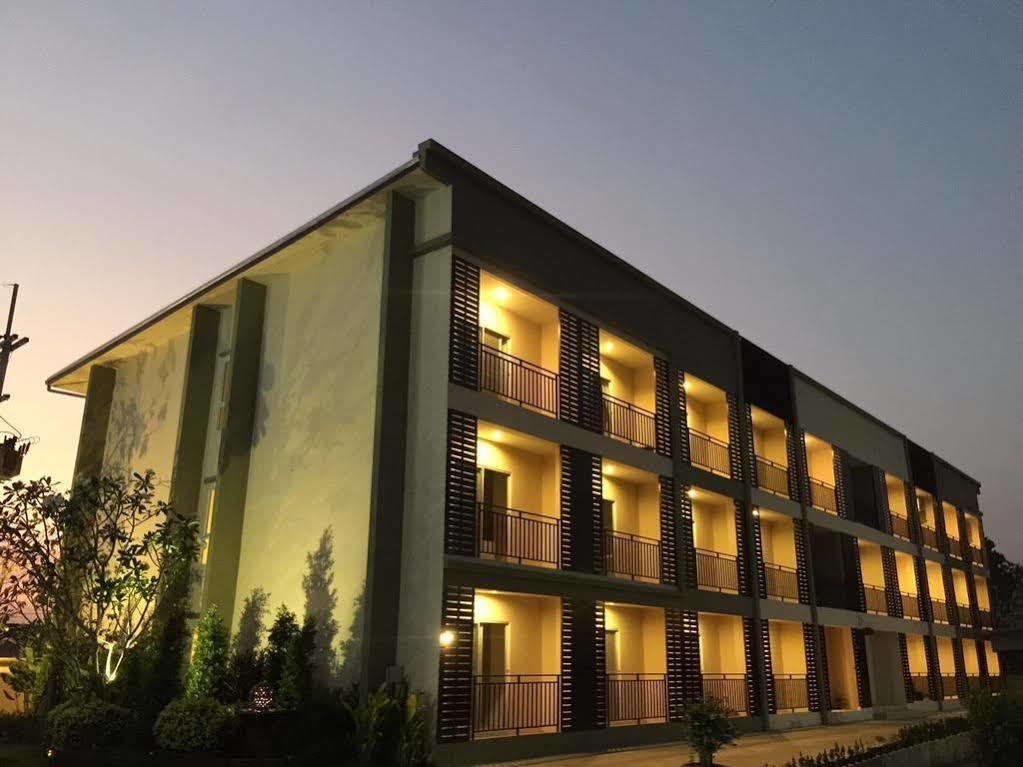 Oyo 306 Paradise Park Laemchabang Hotel 2*