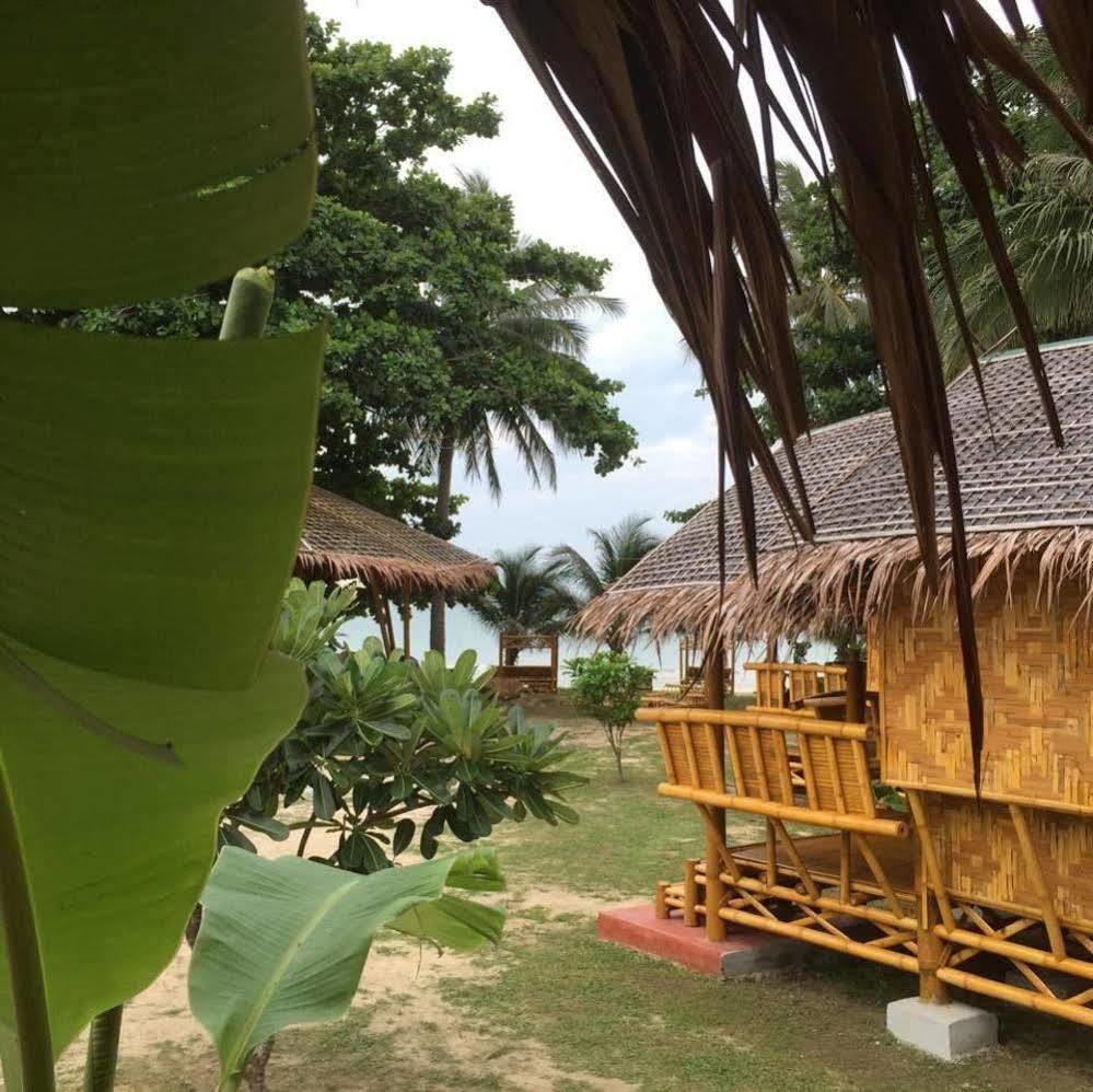 Leeloo Hotel Khanom