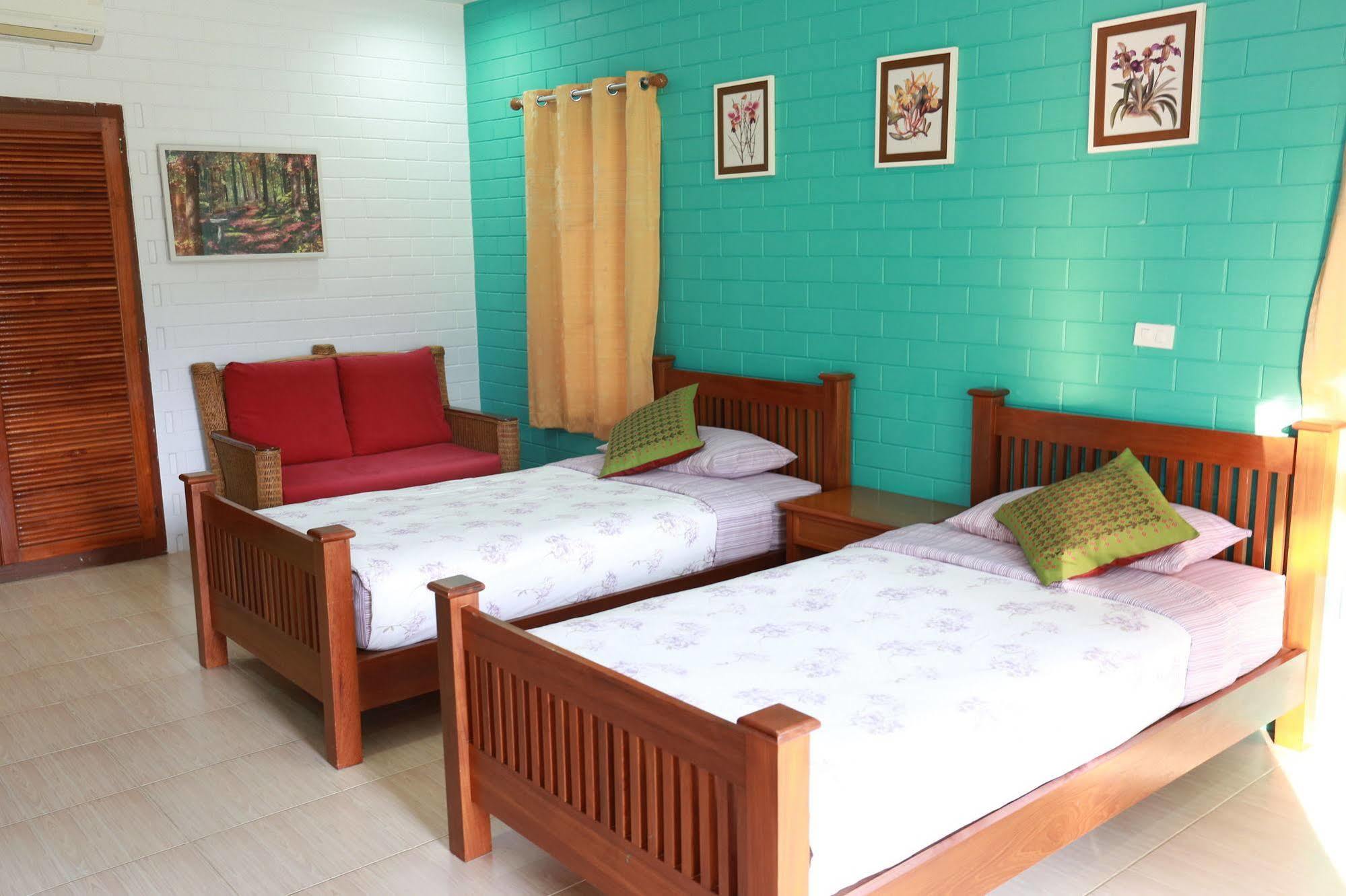 Guest house Phachuanchom Resort Khaoyai 2*