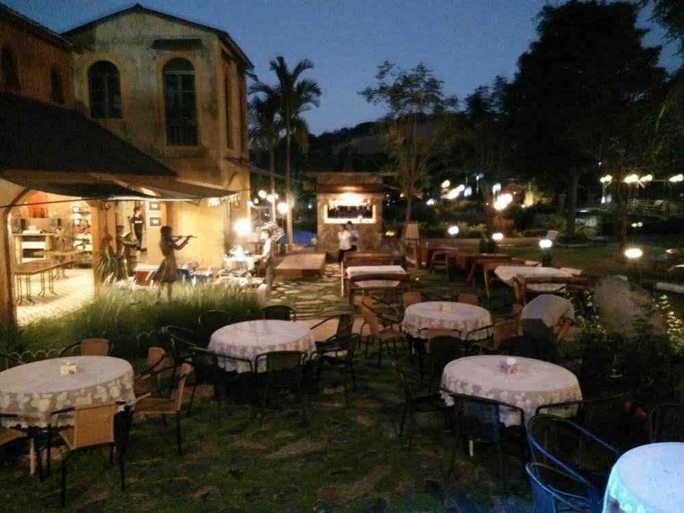 Hotel De La Vie Klang Dong