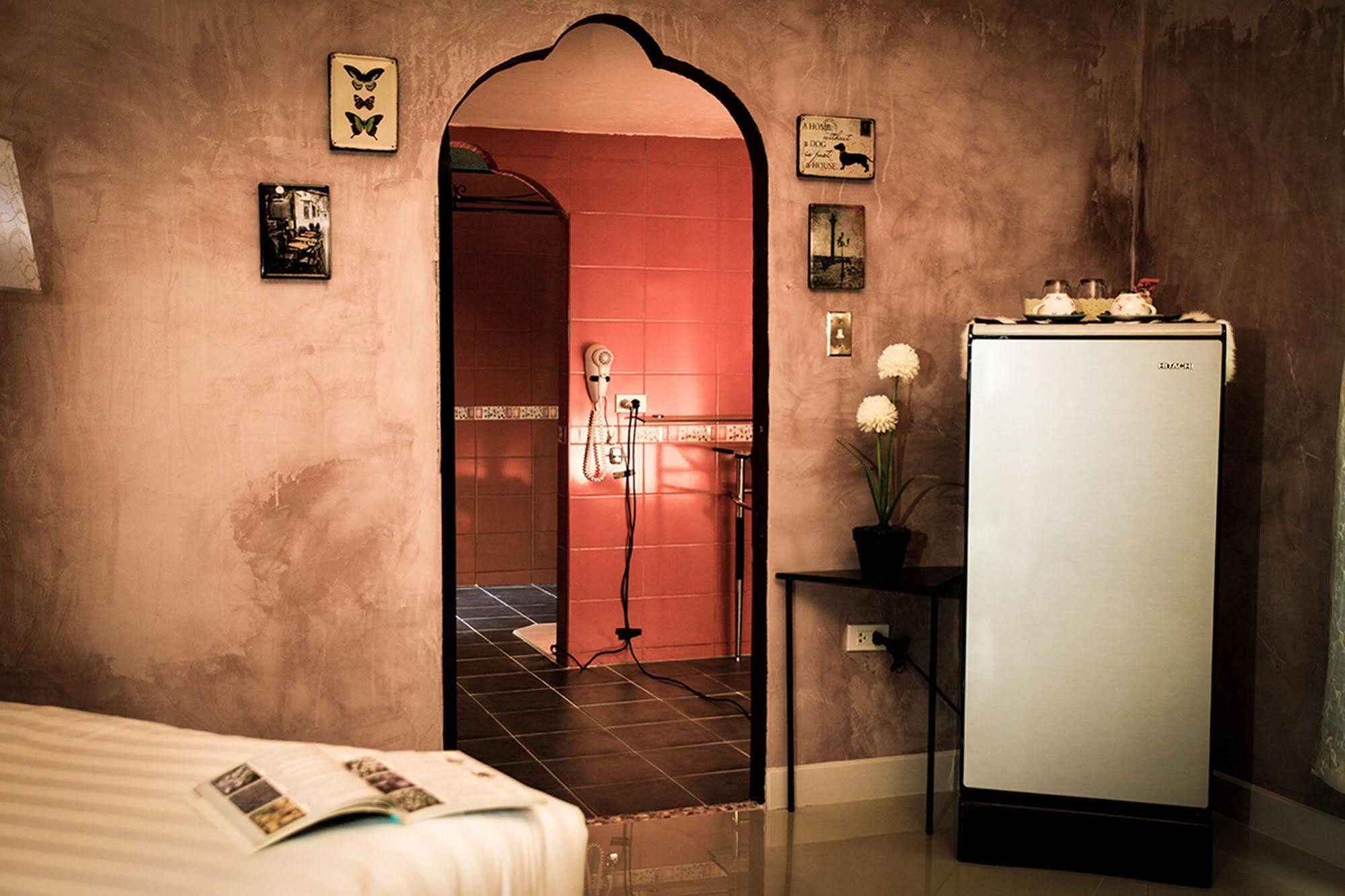 Hotel De La Vie Klang Dong