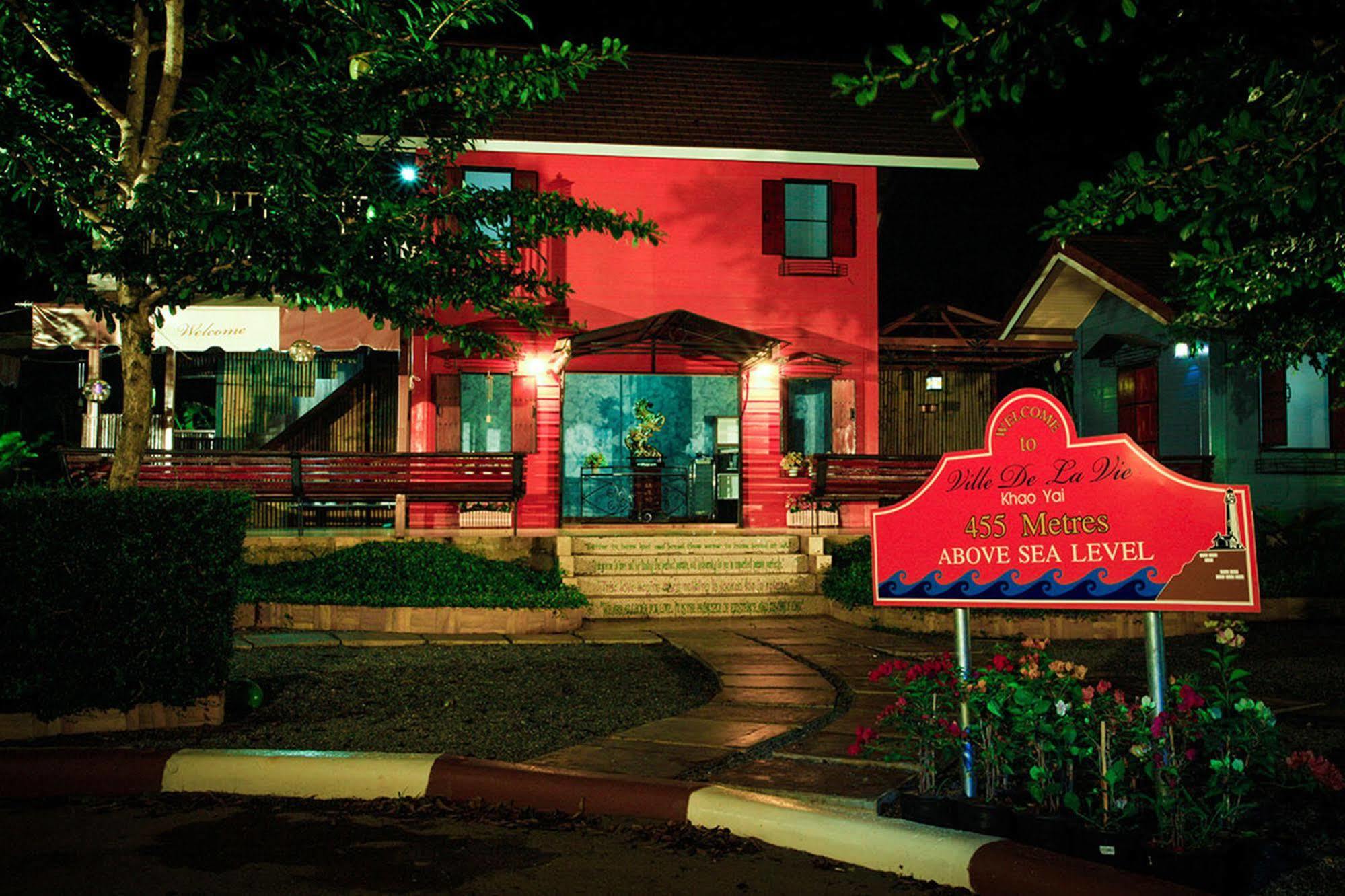 De La Vie Hotel