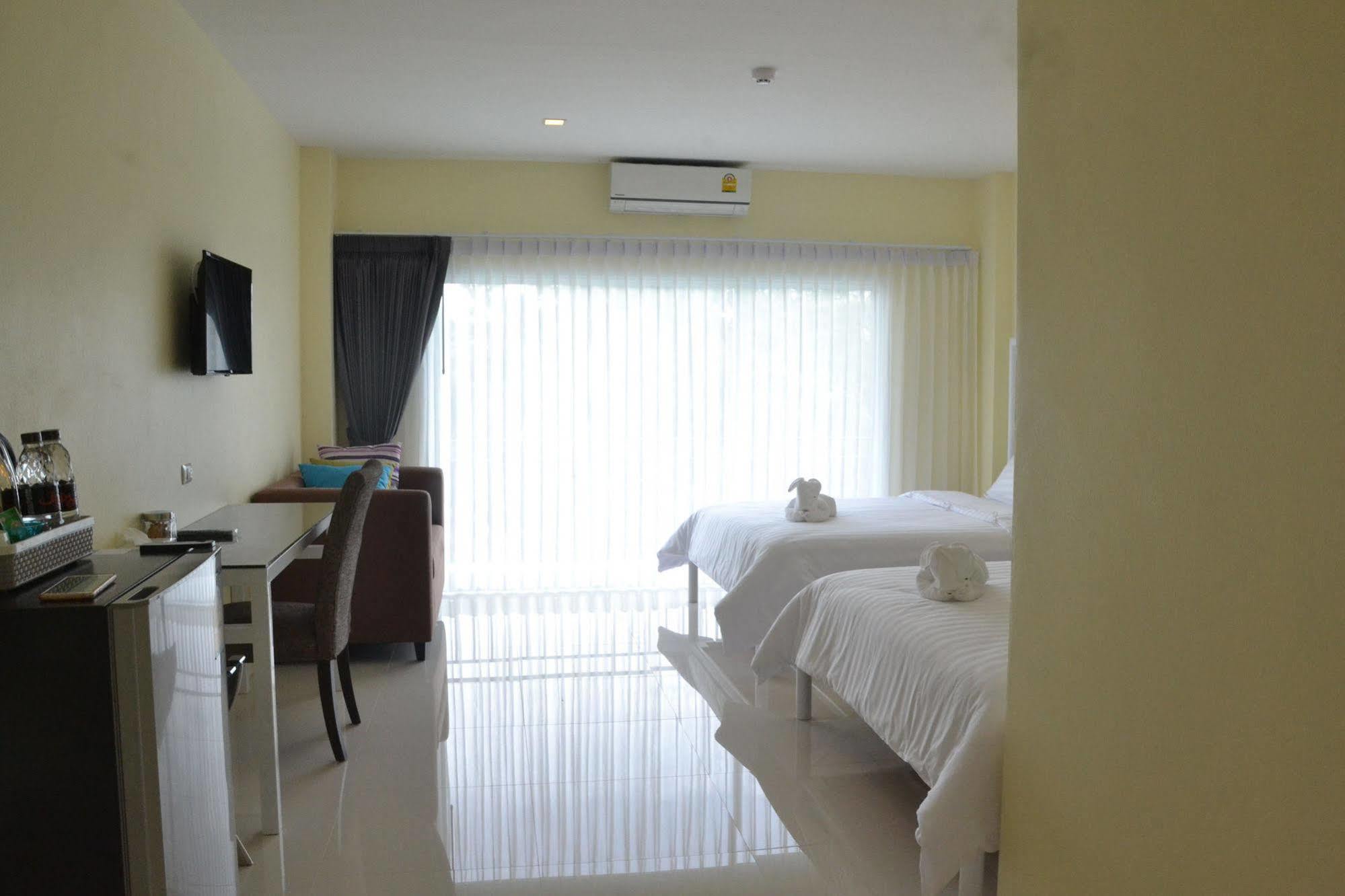 Hotel Southgate - Sha Certified Chumphon