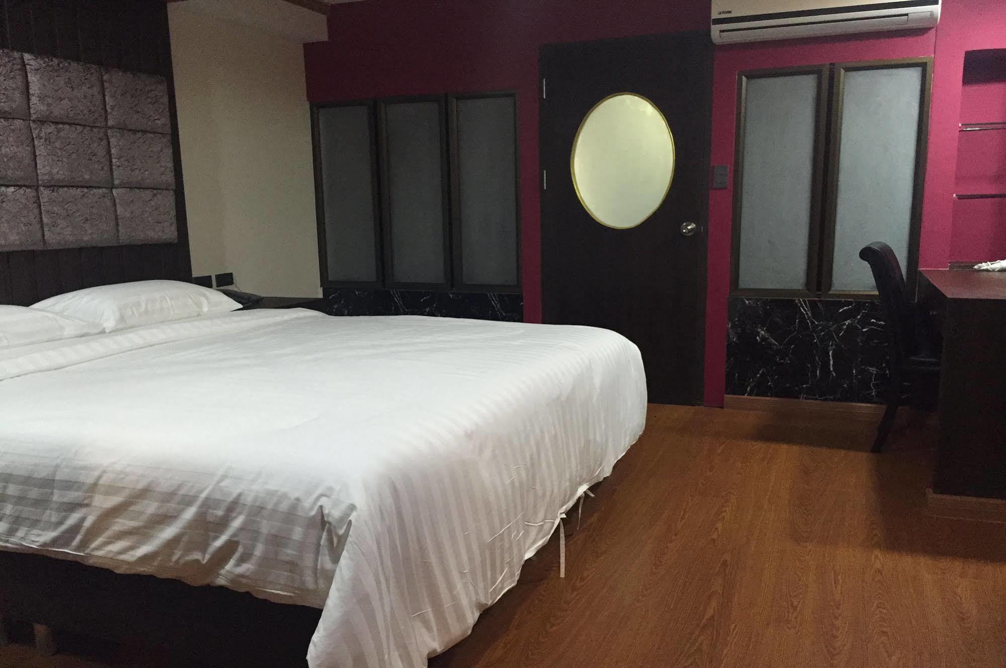 Hotel Grand Pink Hatyai