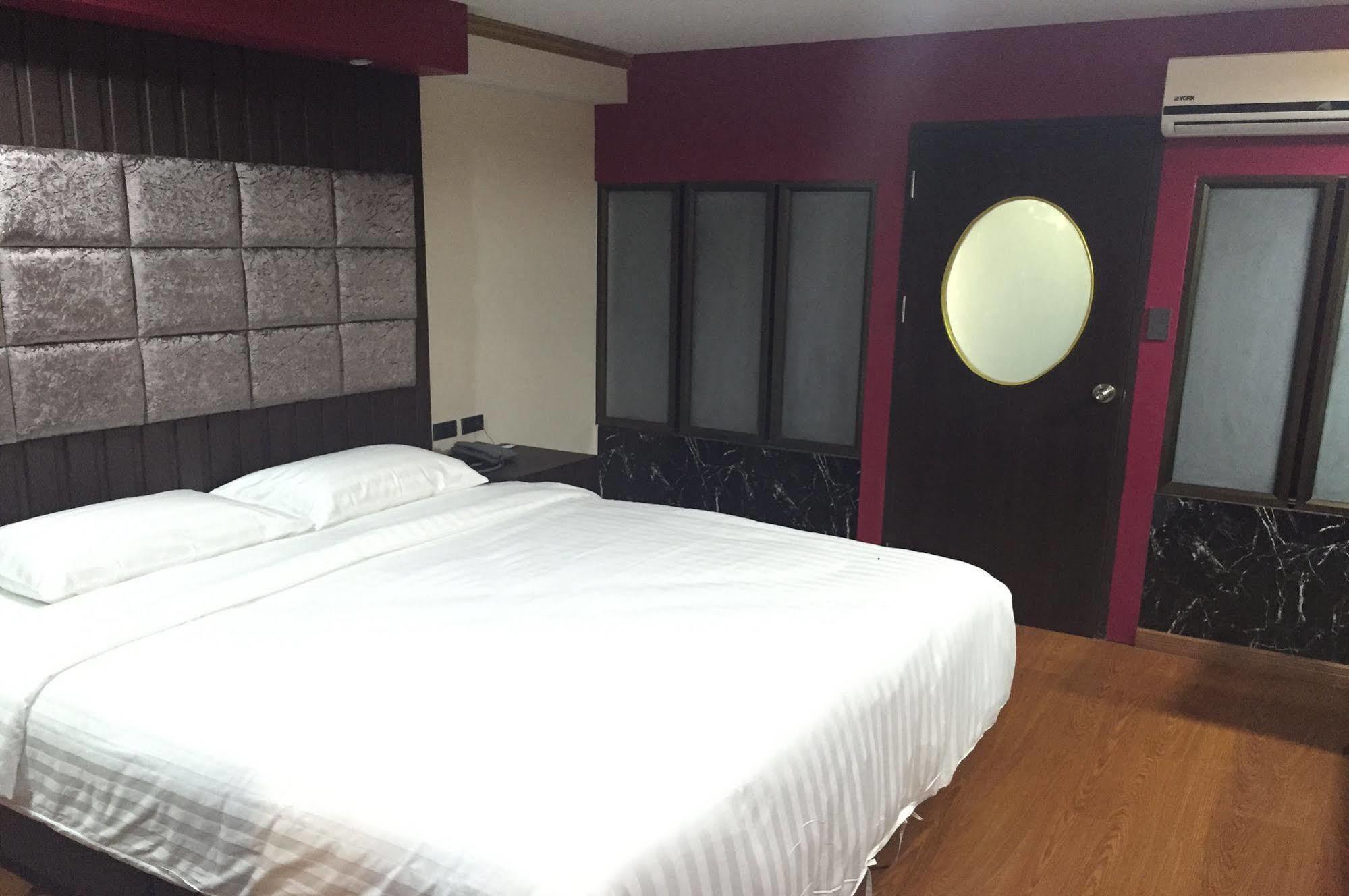 Grand Pink Hatyai Hotel