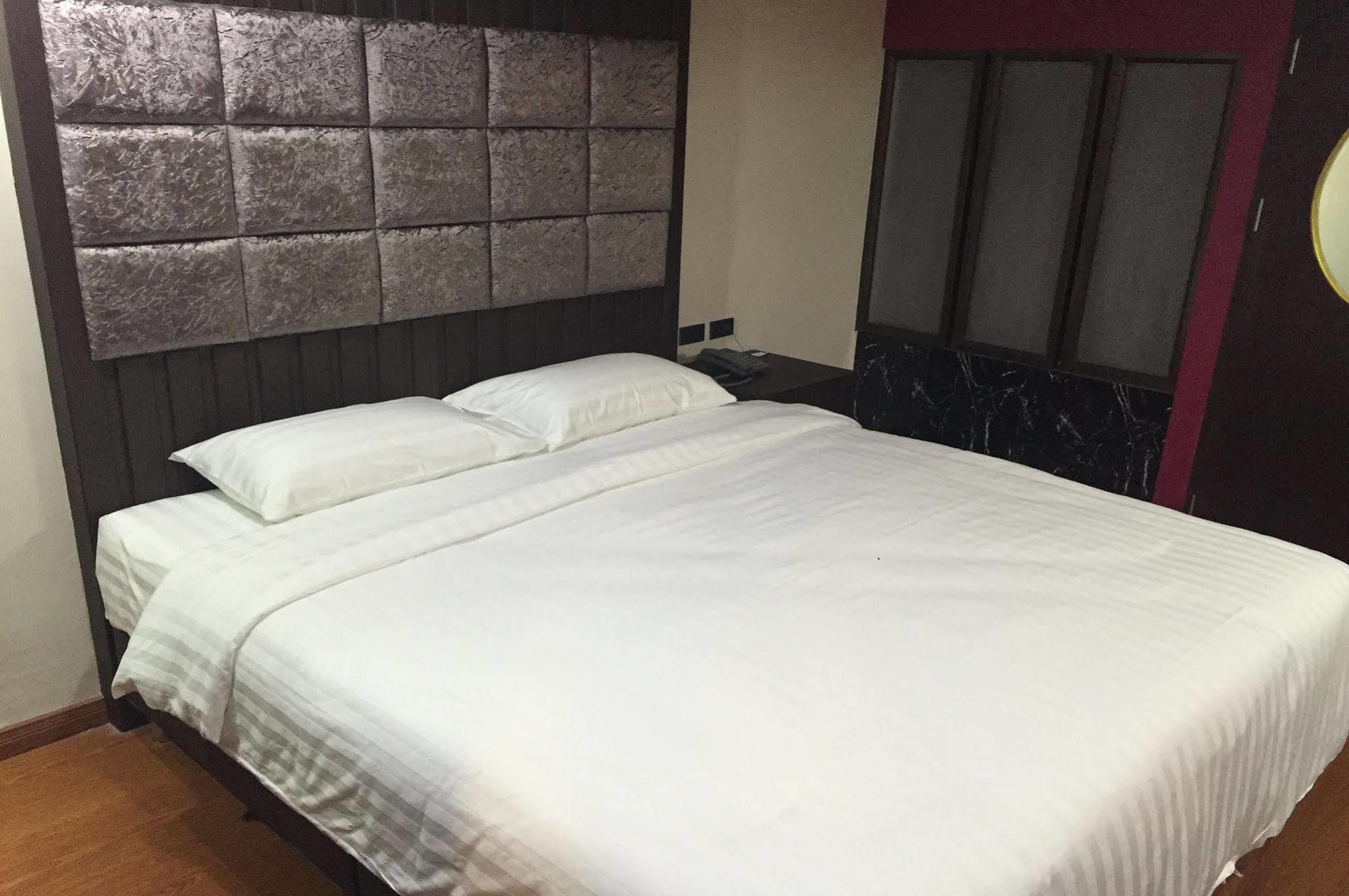 Grand Pink Hatyai Hotel 3*