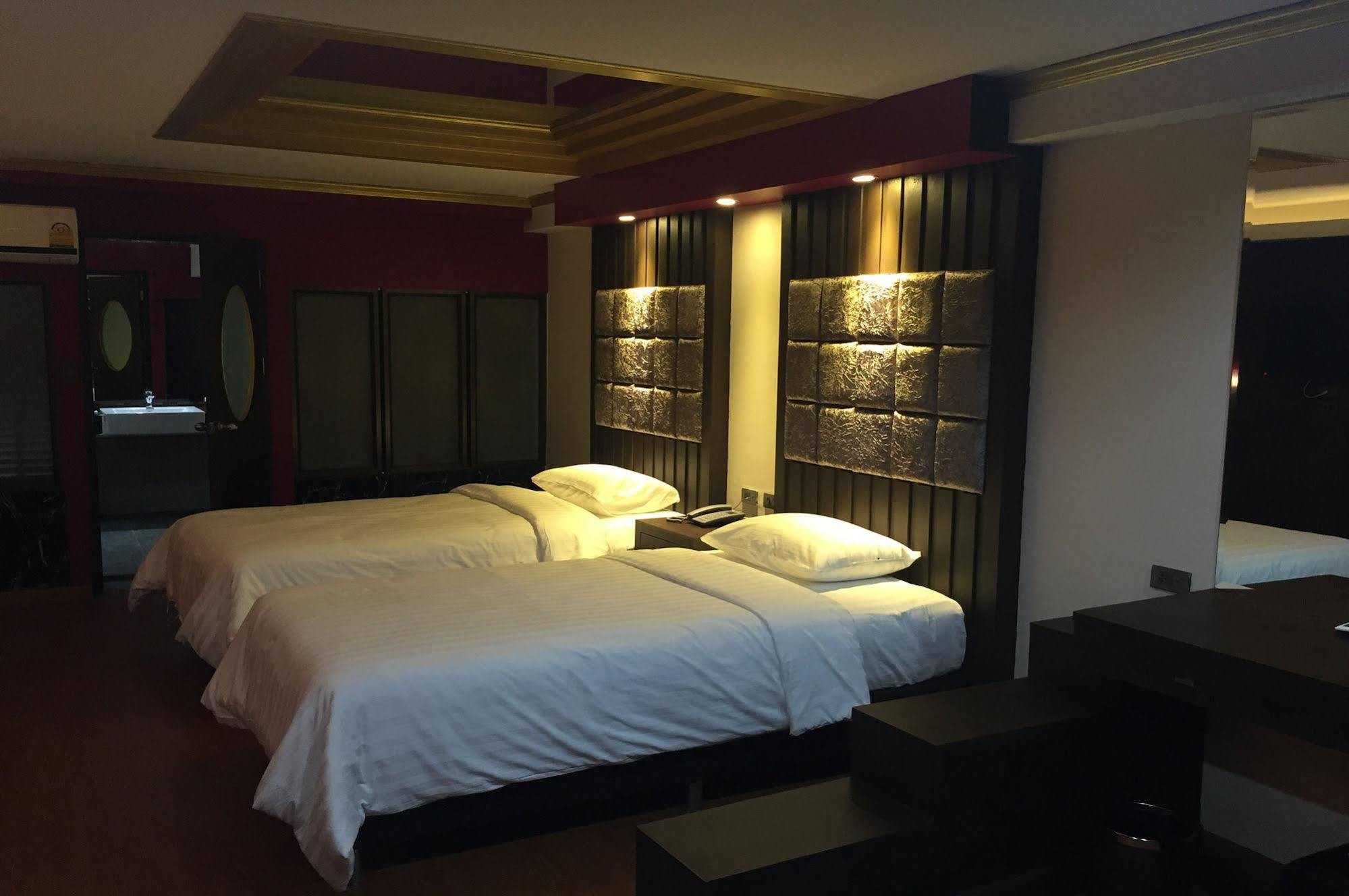 Grand Pink Hatyai Hotel 3*