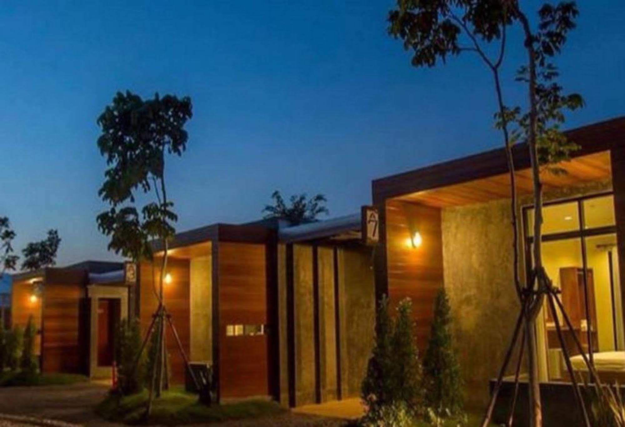 The Infinite 2* Nakhon Sawan