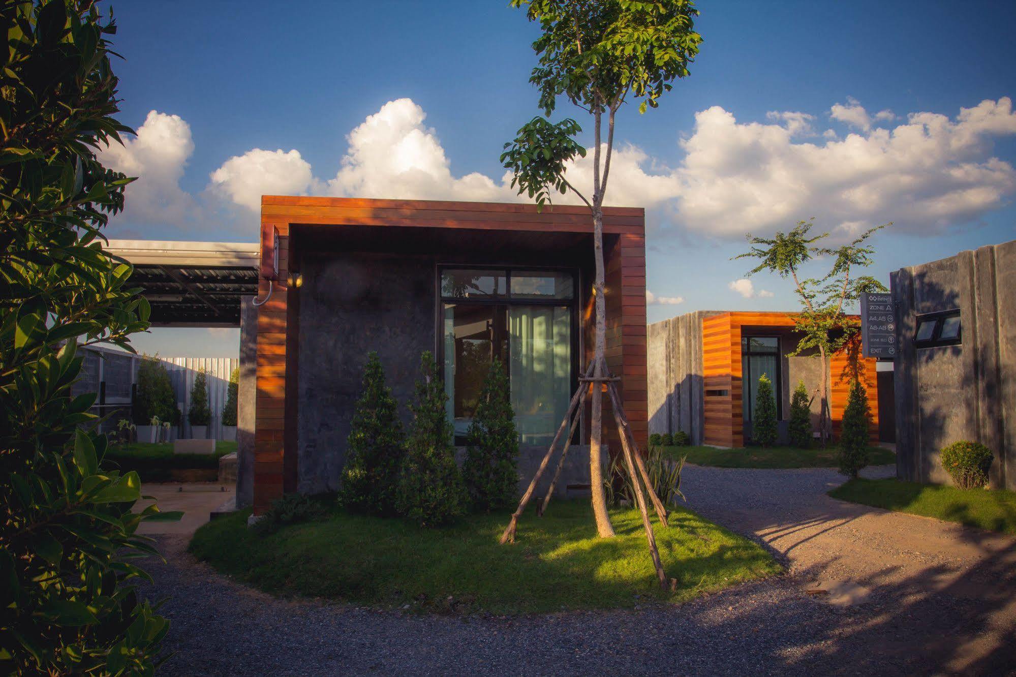 Resort The Infinite Nakhon Sawan