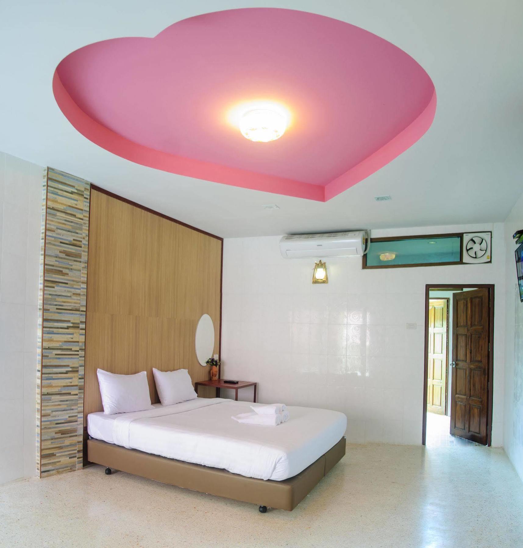 Salathai Hotel 3*