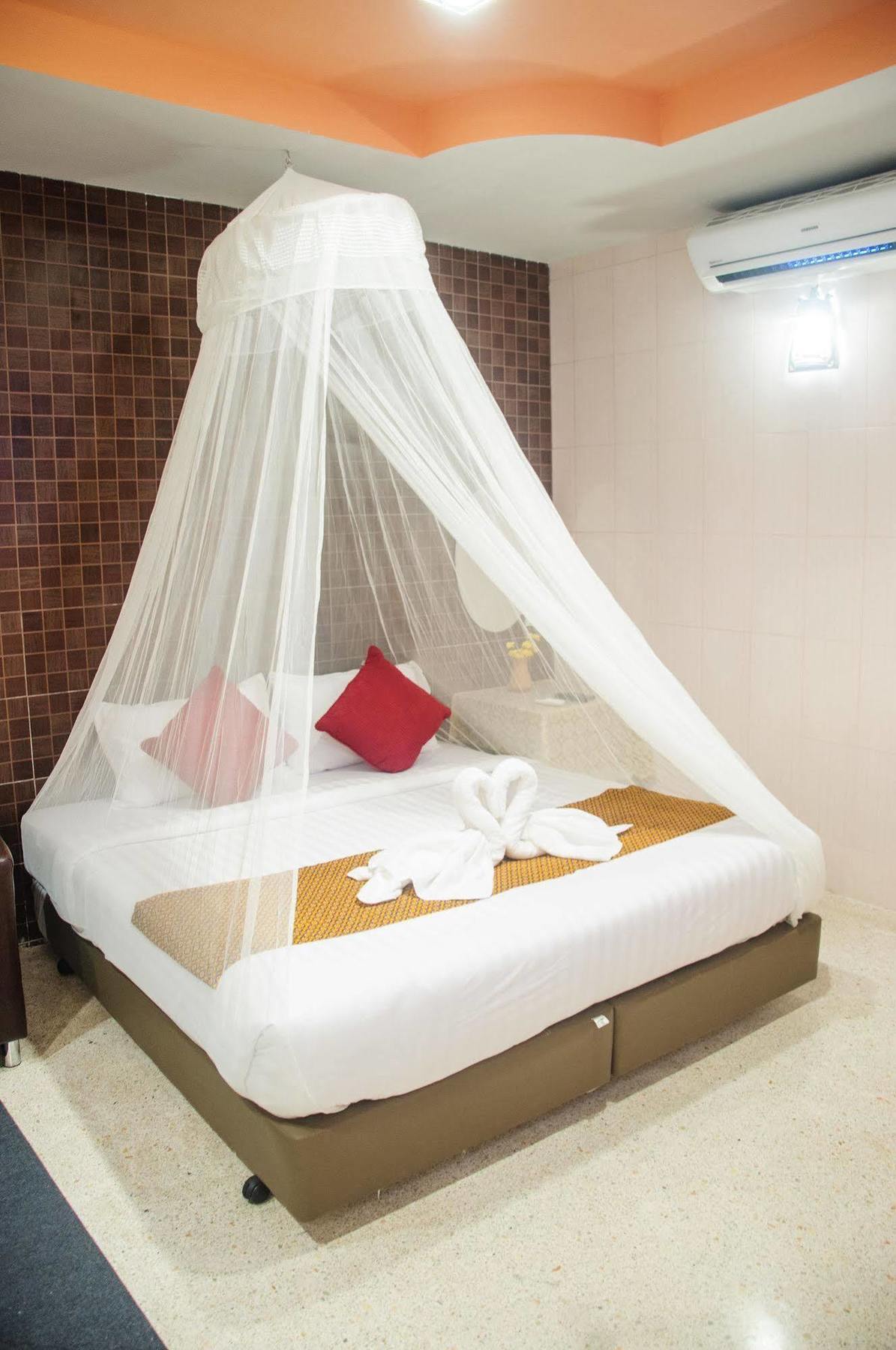 Salathai Hotel 3*