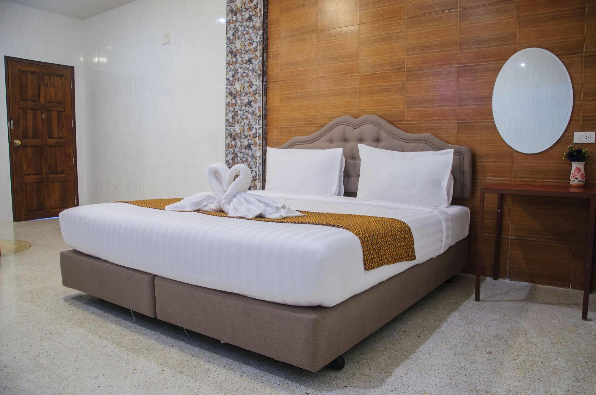 Hotel Salathai Chumphon