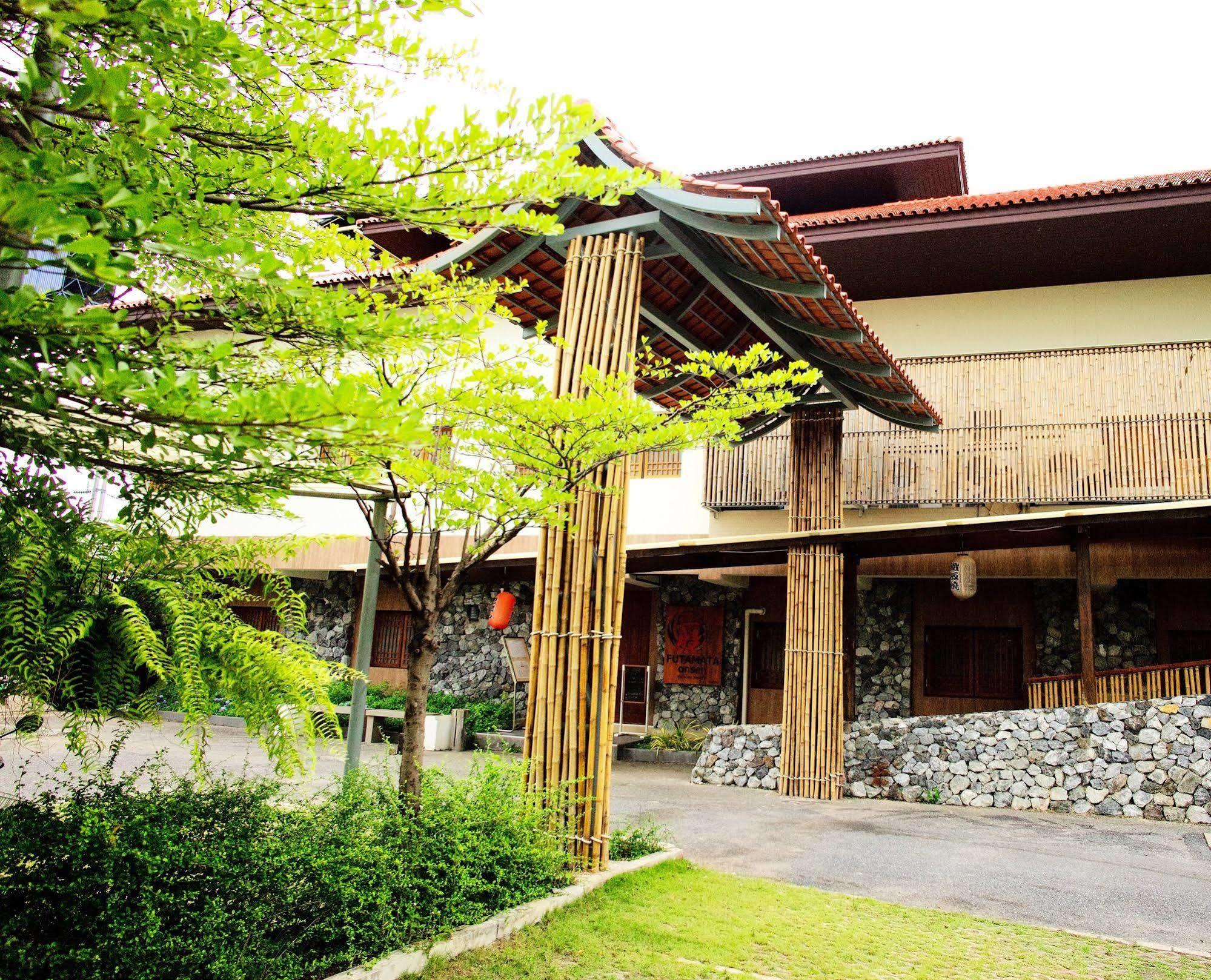 J. Park Hotel 4*