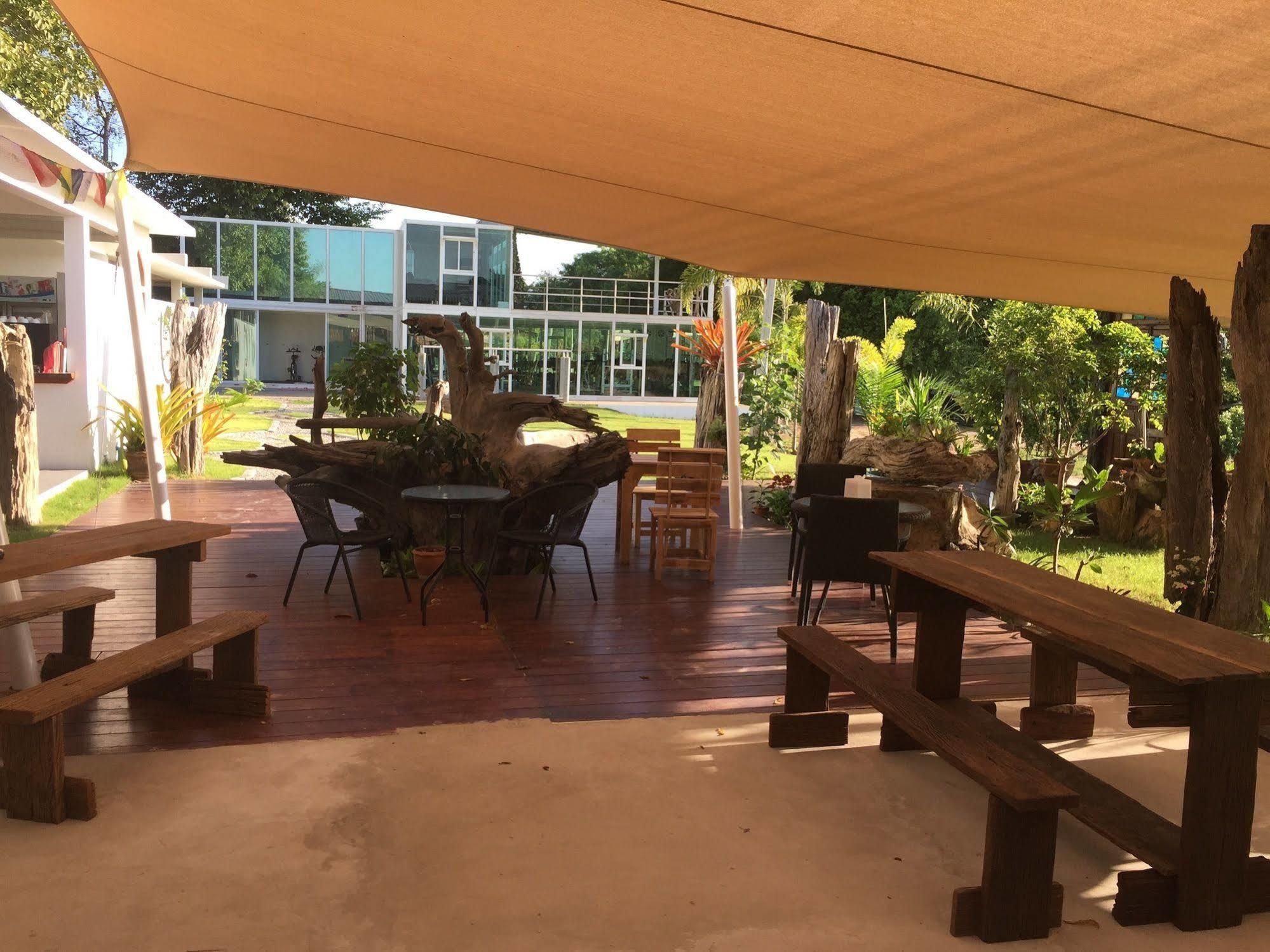 Resort Tree Roots Retreat 3*