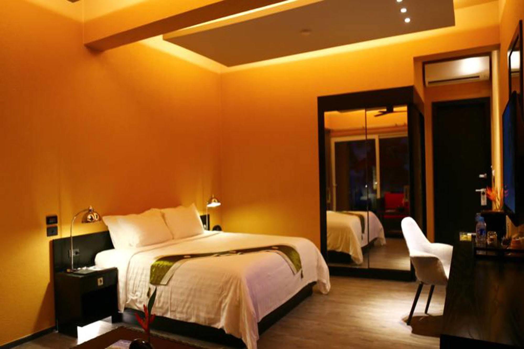 Peninsula Resort 4*