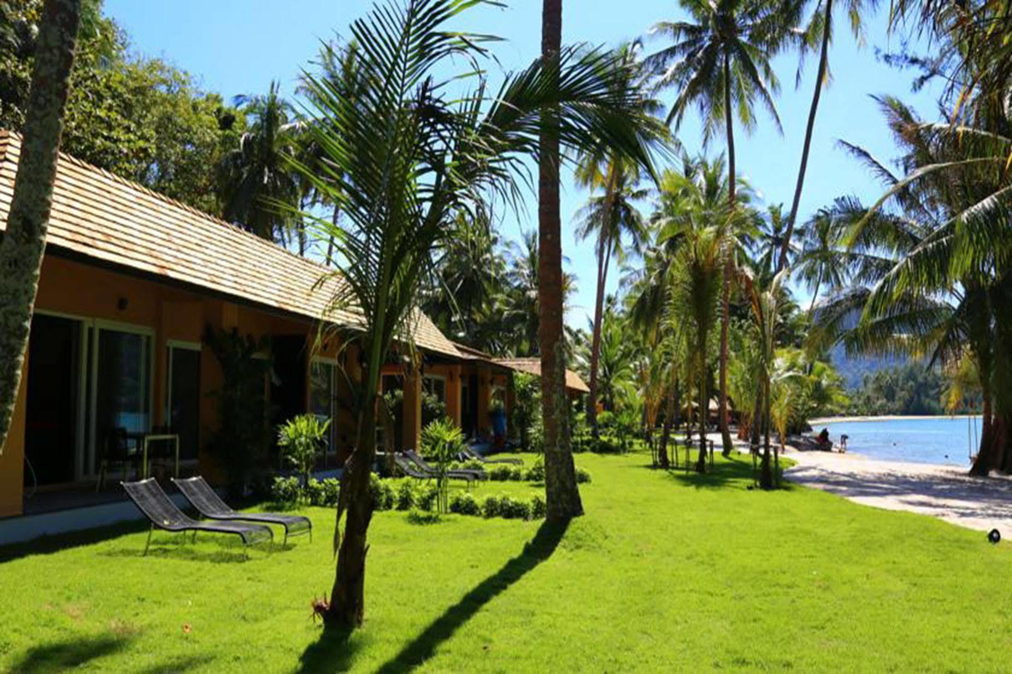 Peninsula 4*