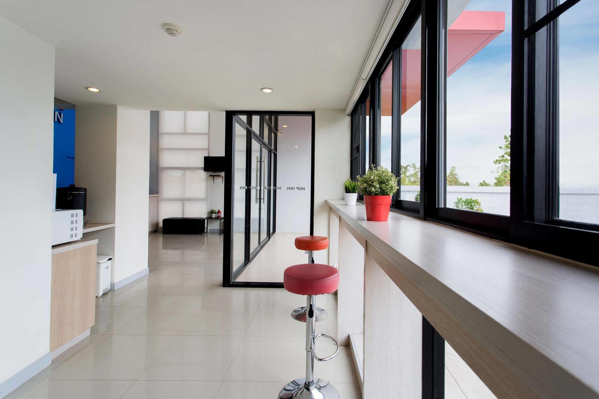 Hop Hotel 2*