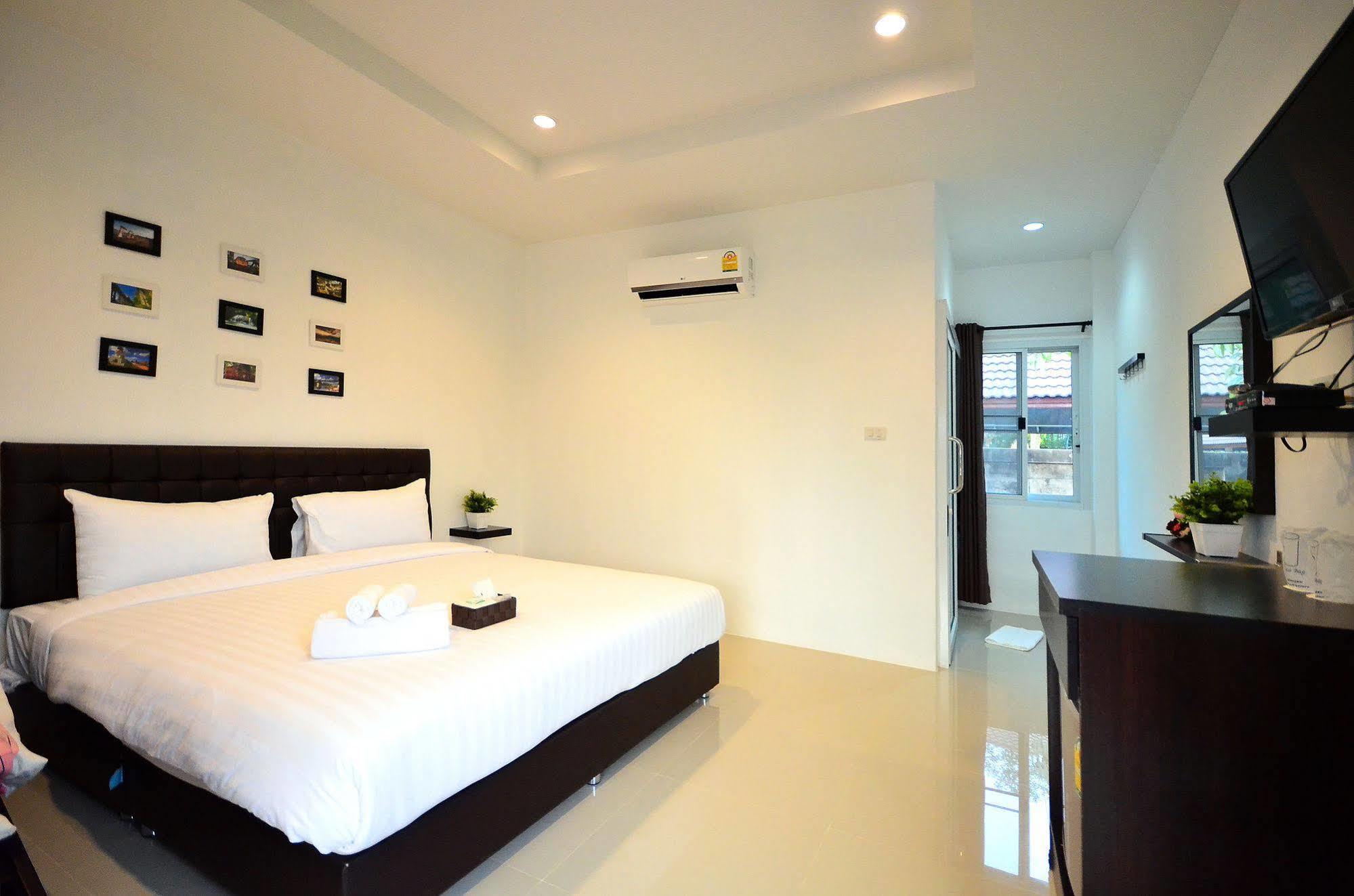 Rain Tree 3*