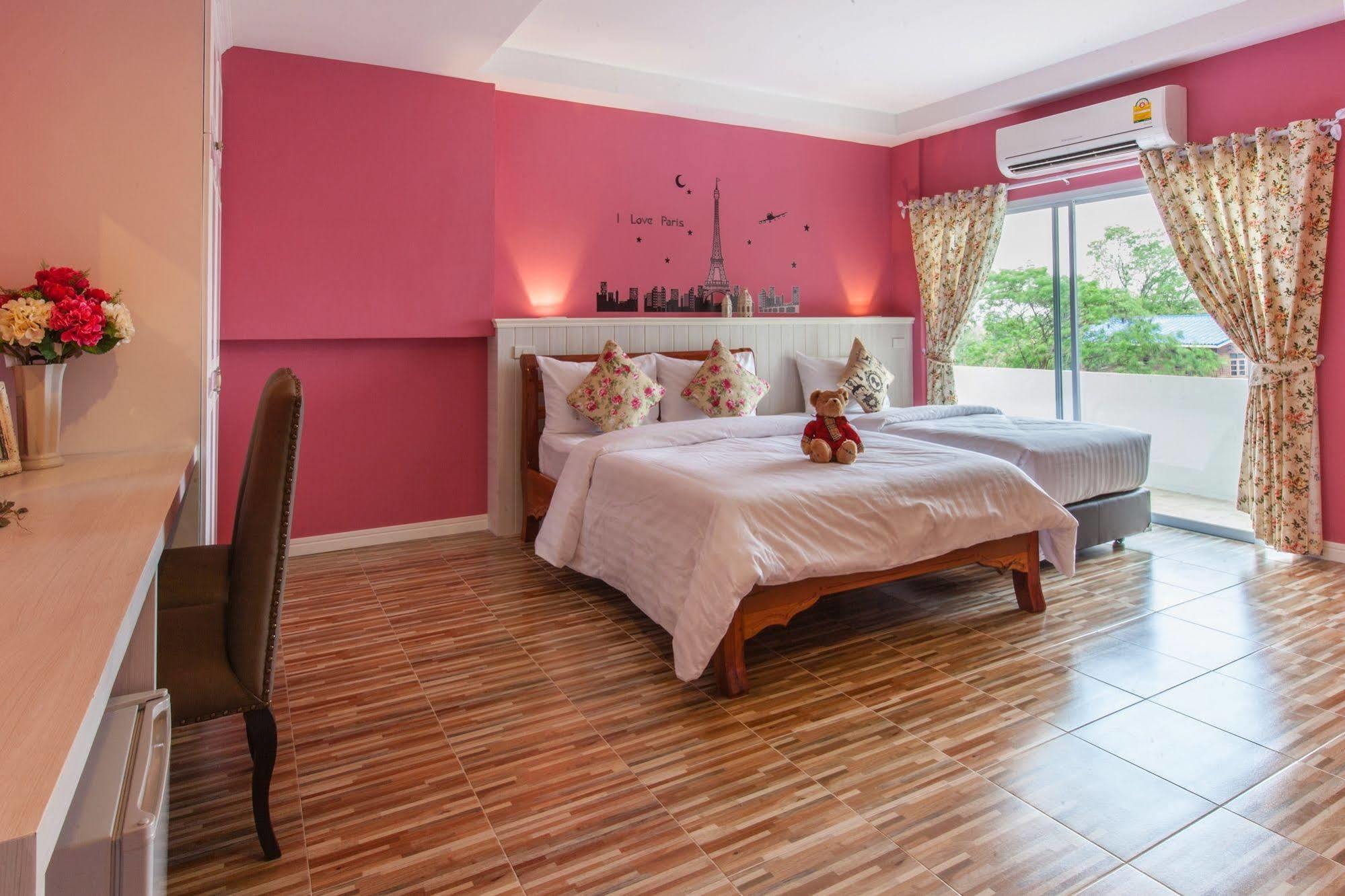 Gallery Lake View Hotel 4*