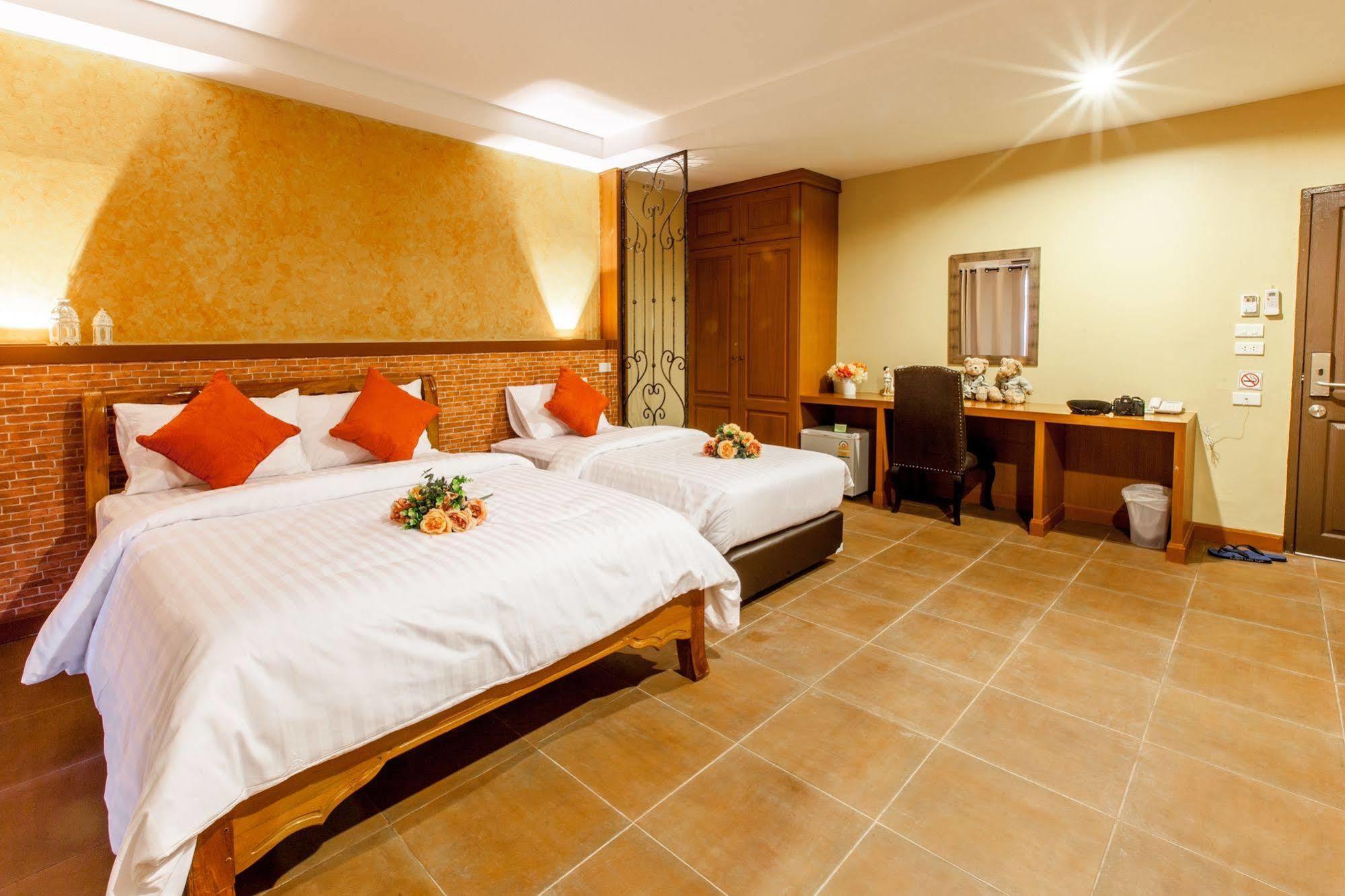 Gallery Lake View Hotel