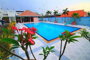 Khum Suphan Hotel