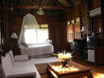 Ruen Thai Rim Haad Resort 2*