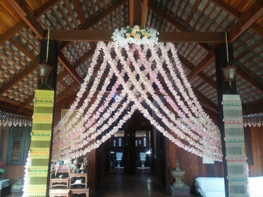 Ruen Thai Rim Haad Resort Klaeng