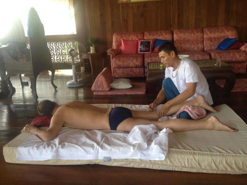 Ruen Thai Rim Haad 2*