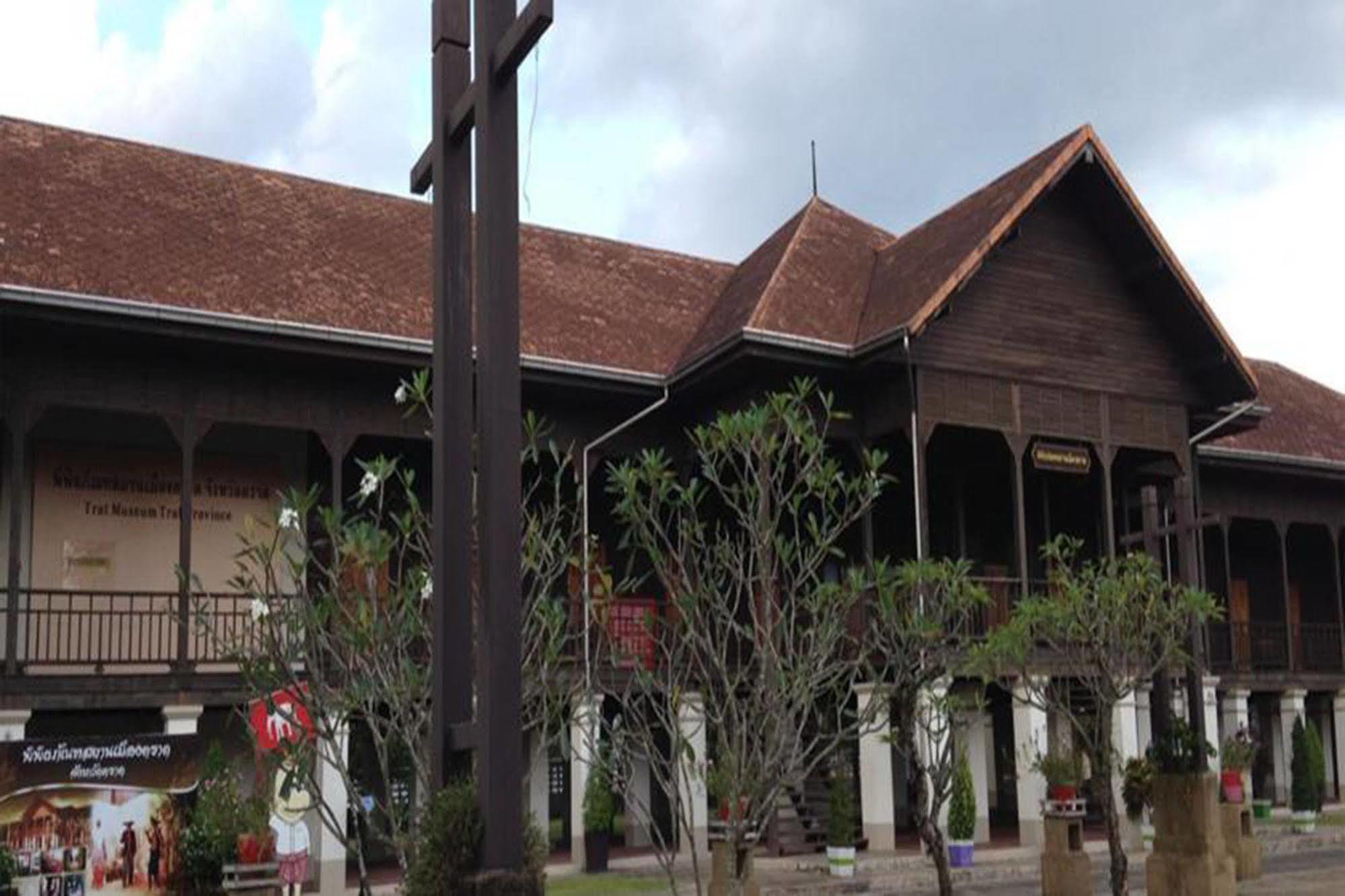 Baanrimnam Hotel