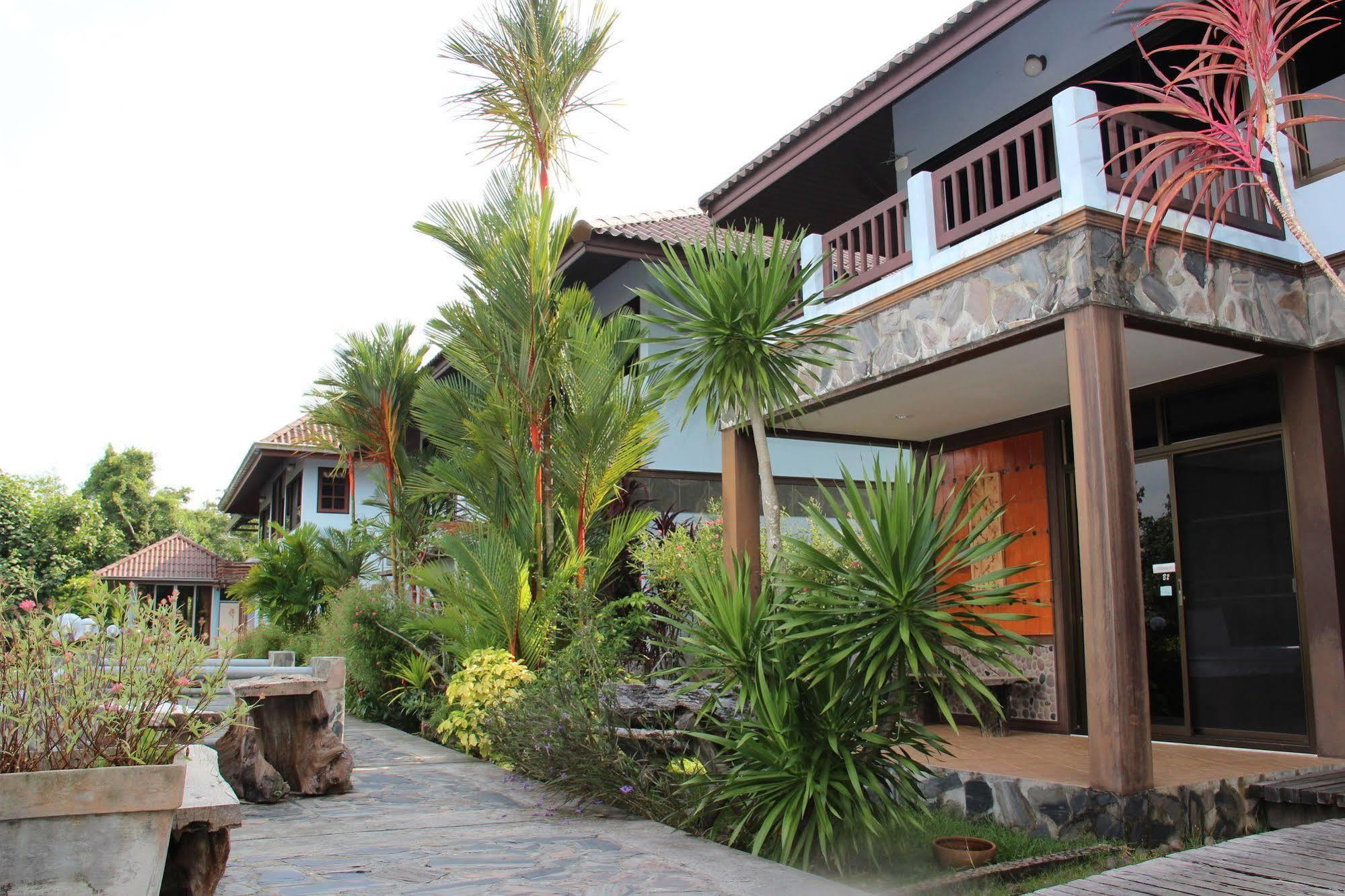 Baanrimnam Hotel