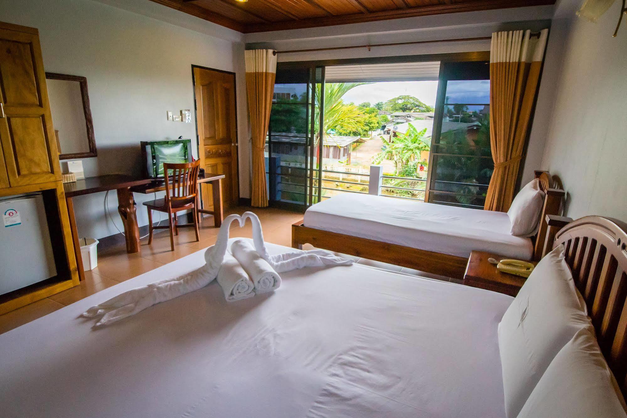 Hotel Baanrimnam 3*