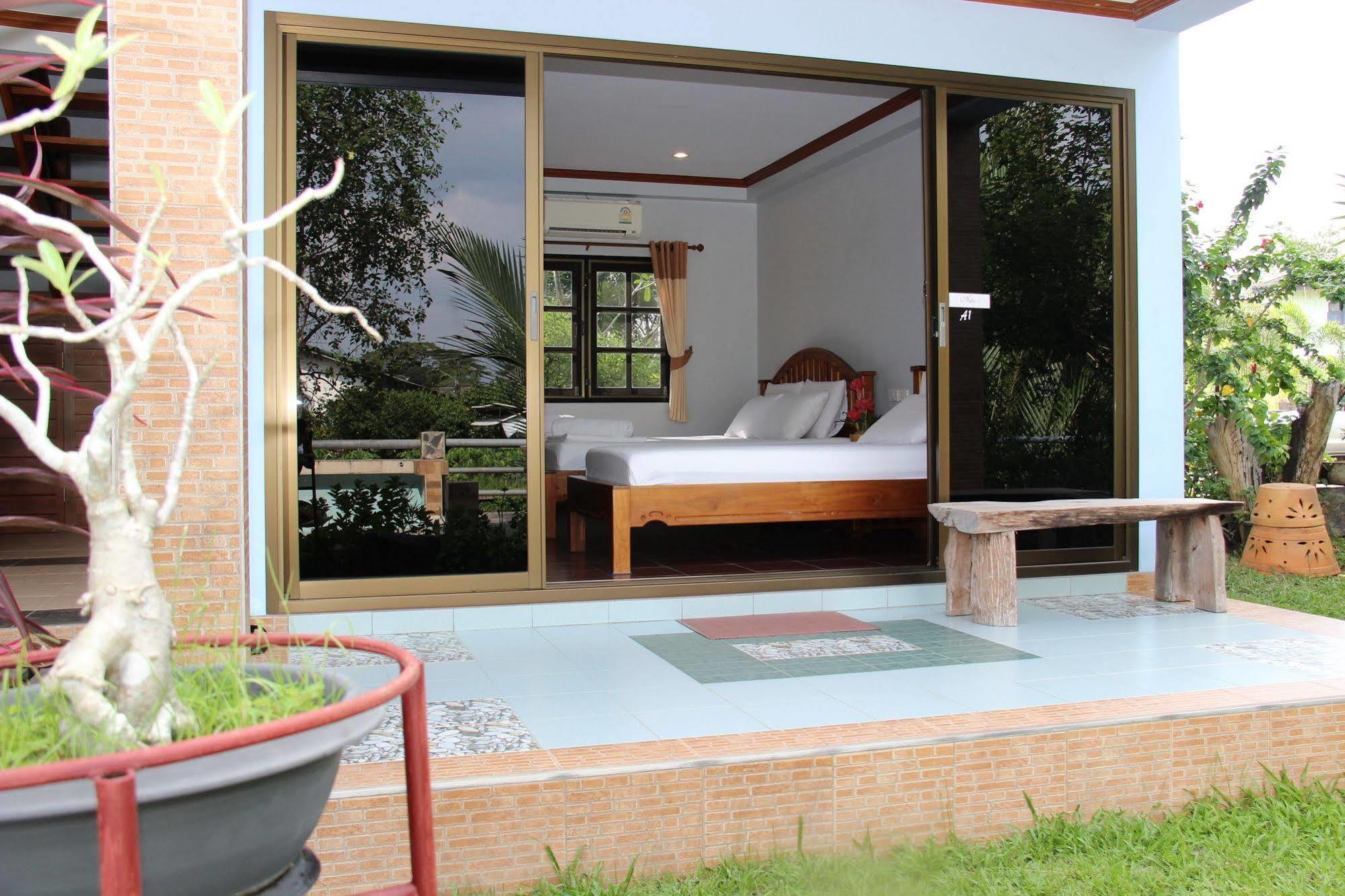 Baanrimnam Hotel 3*