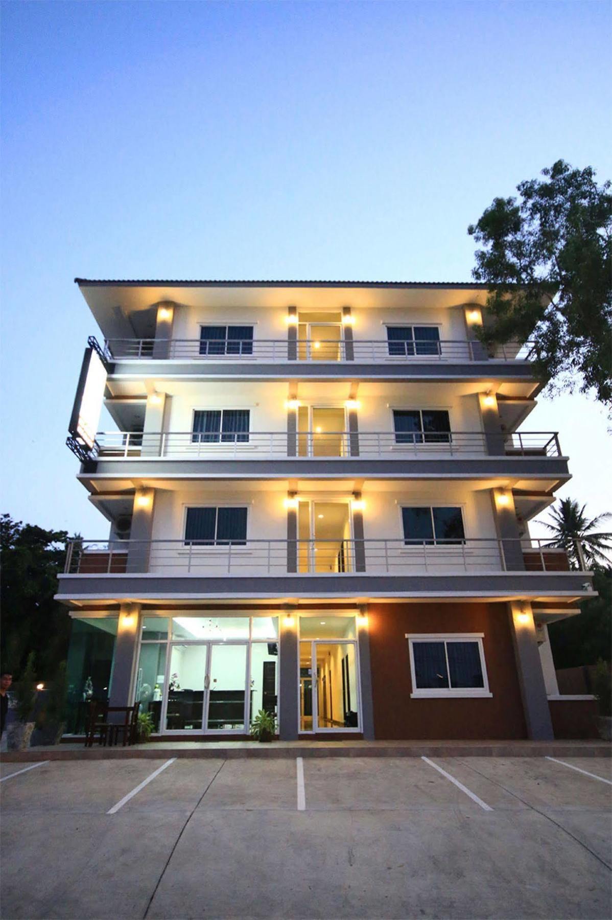 Baan Samrarn Aparthotel