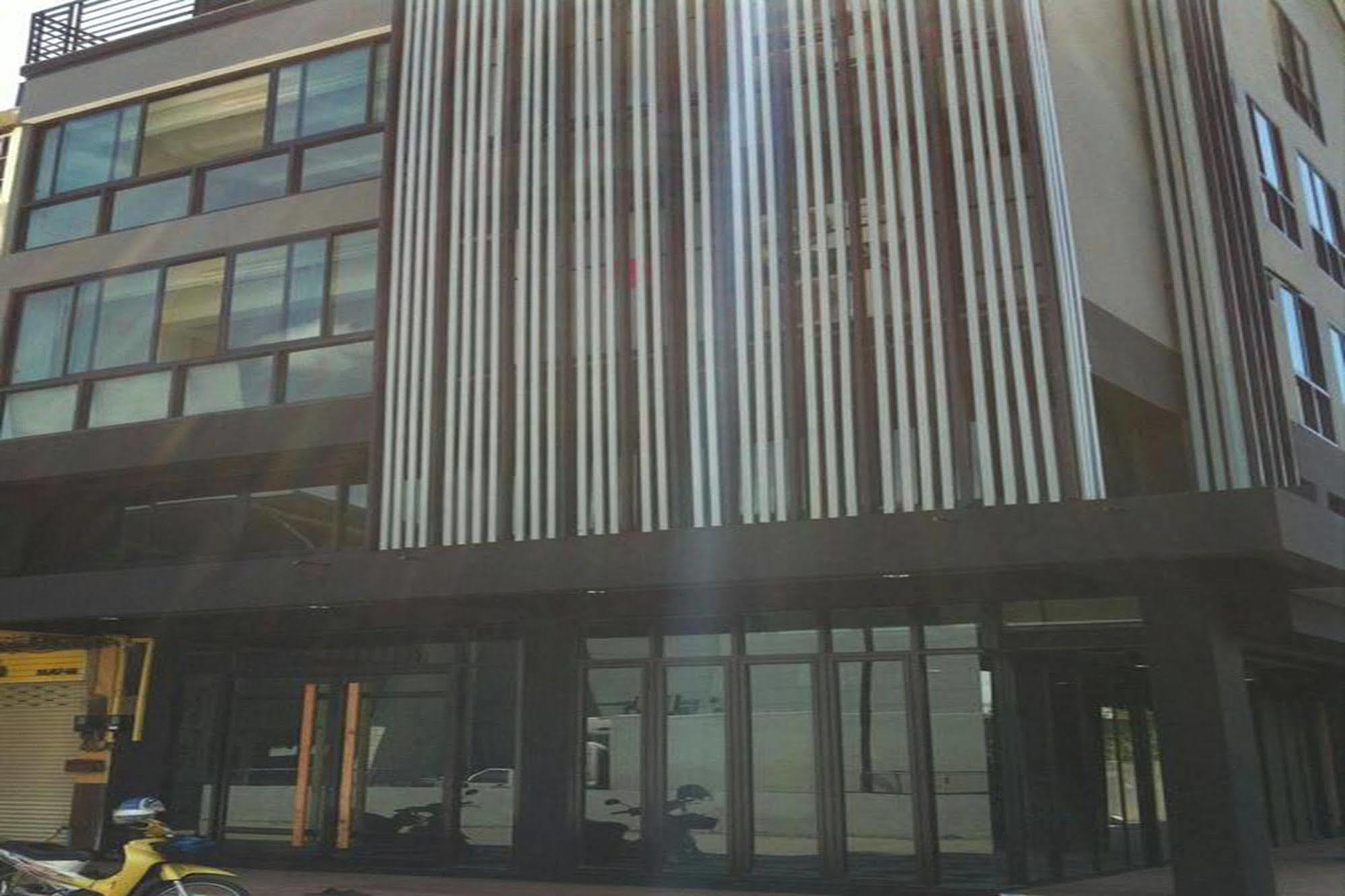 The Logbook And Cafe' Hotel Chonburi