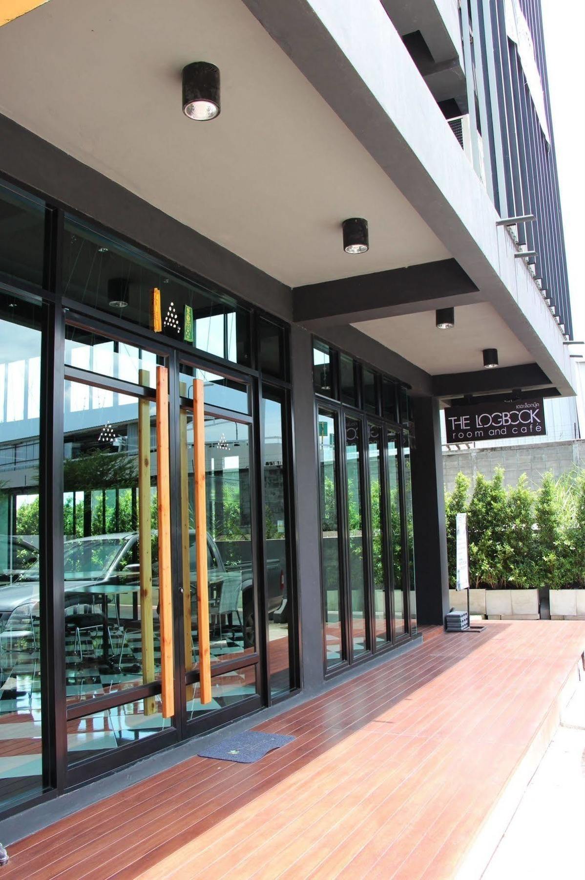 The Logbook And Cafe' 2*