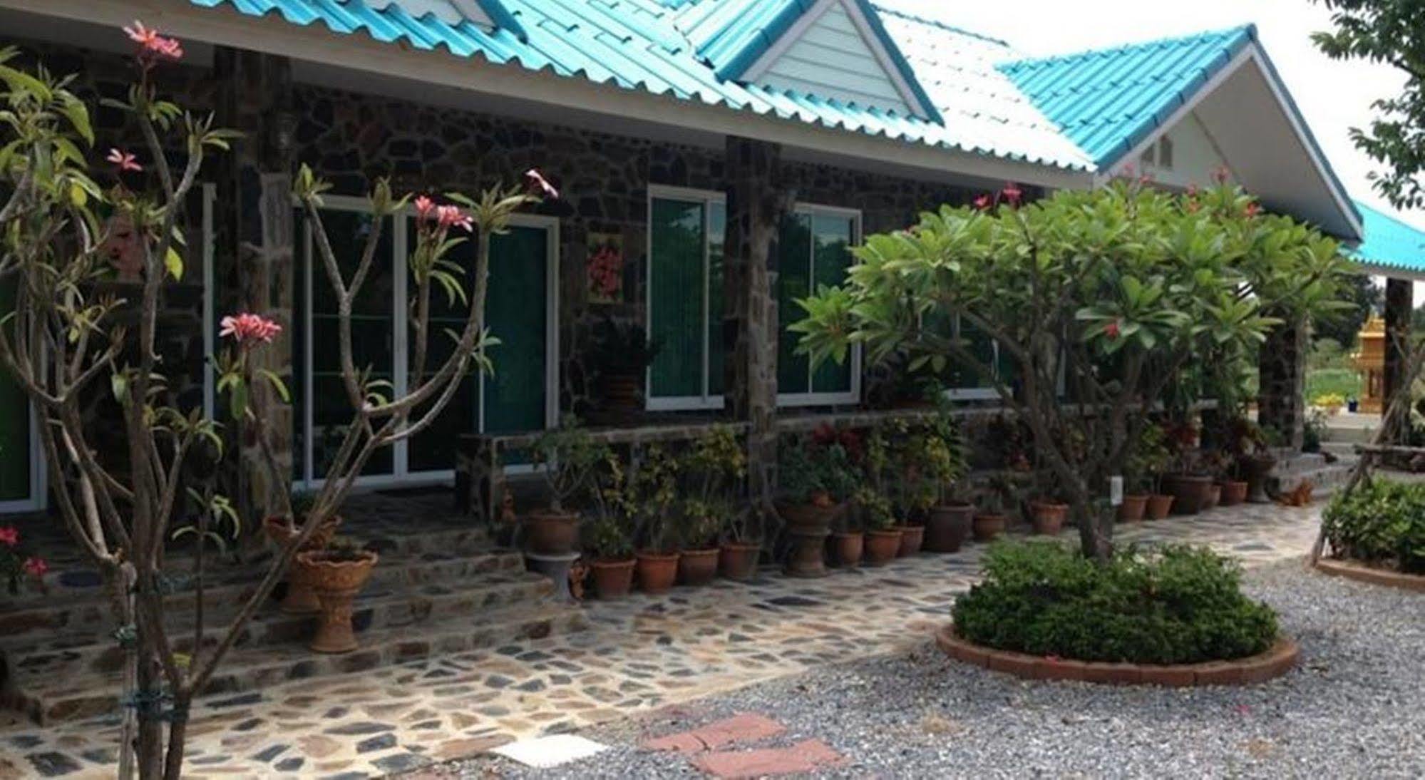 Punpisa Resort 2*