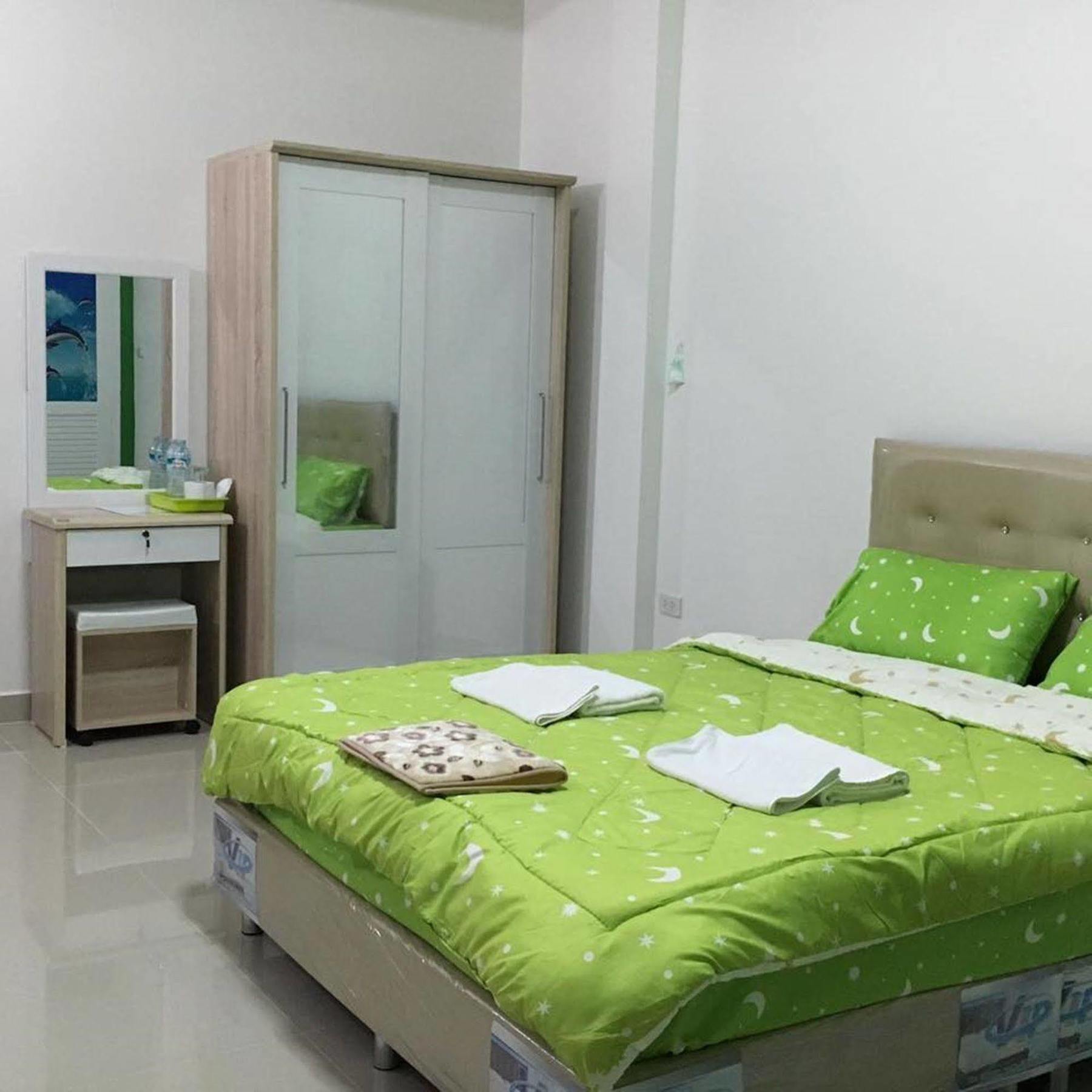 ควีนเพลส Queenplace Aparthotel 3*