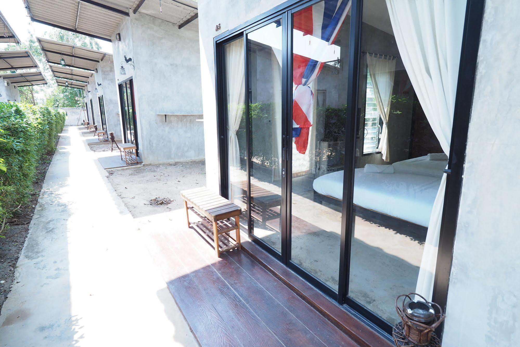 San - D Riverside Hotel Pran Buri