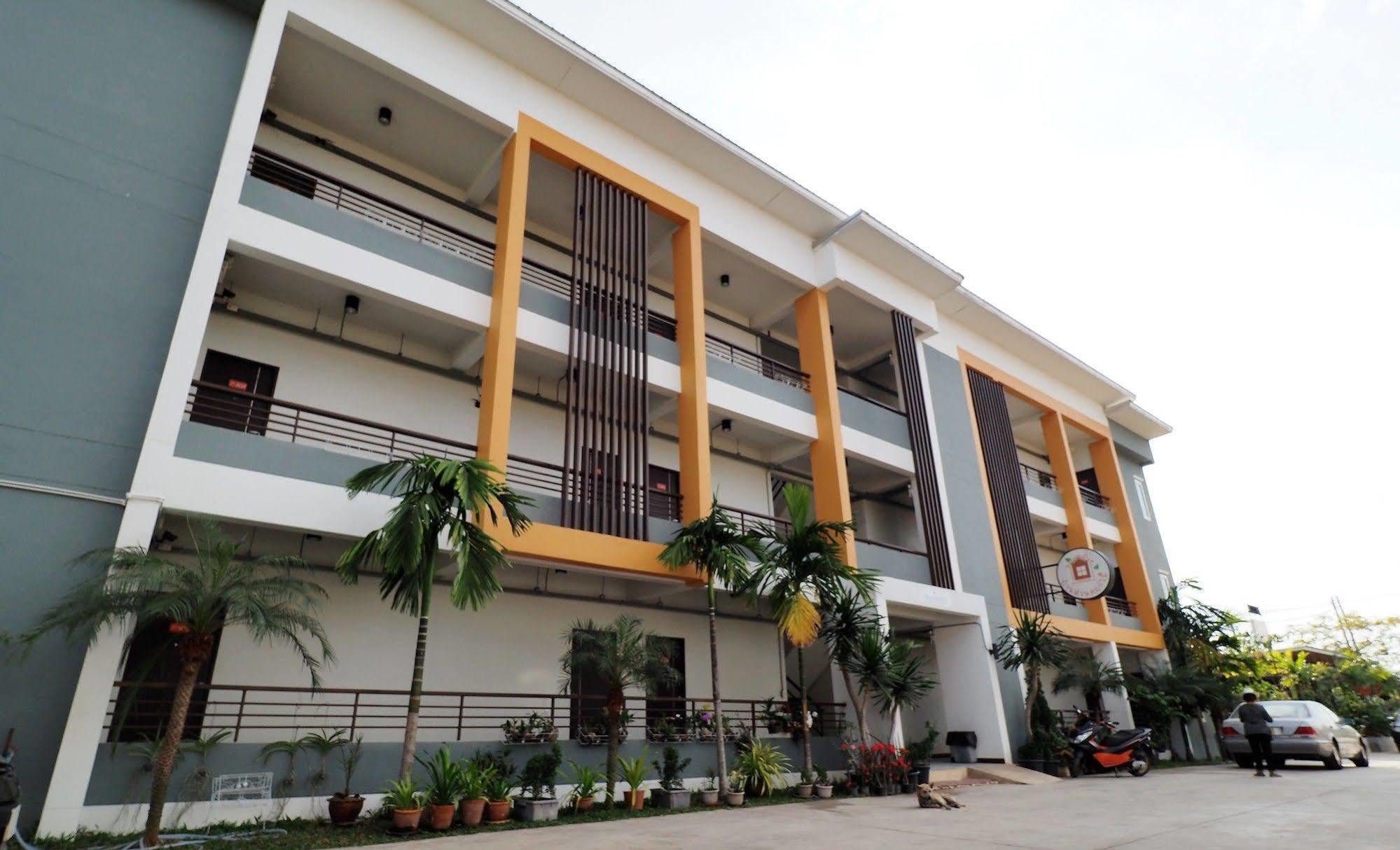 Hotel Bansuandokmai Kabin Buri