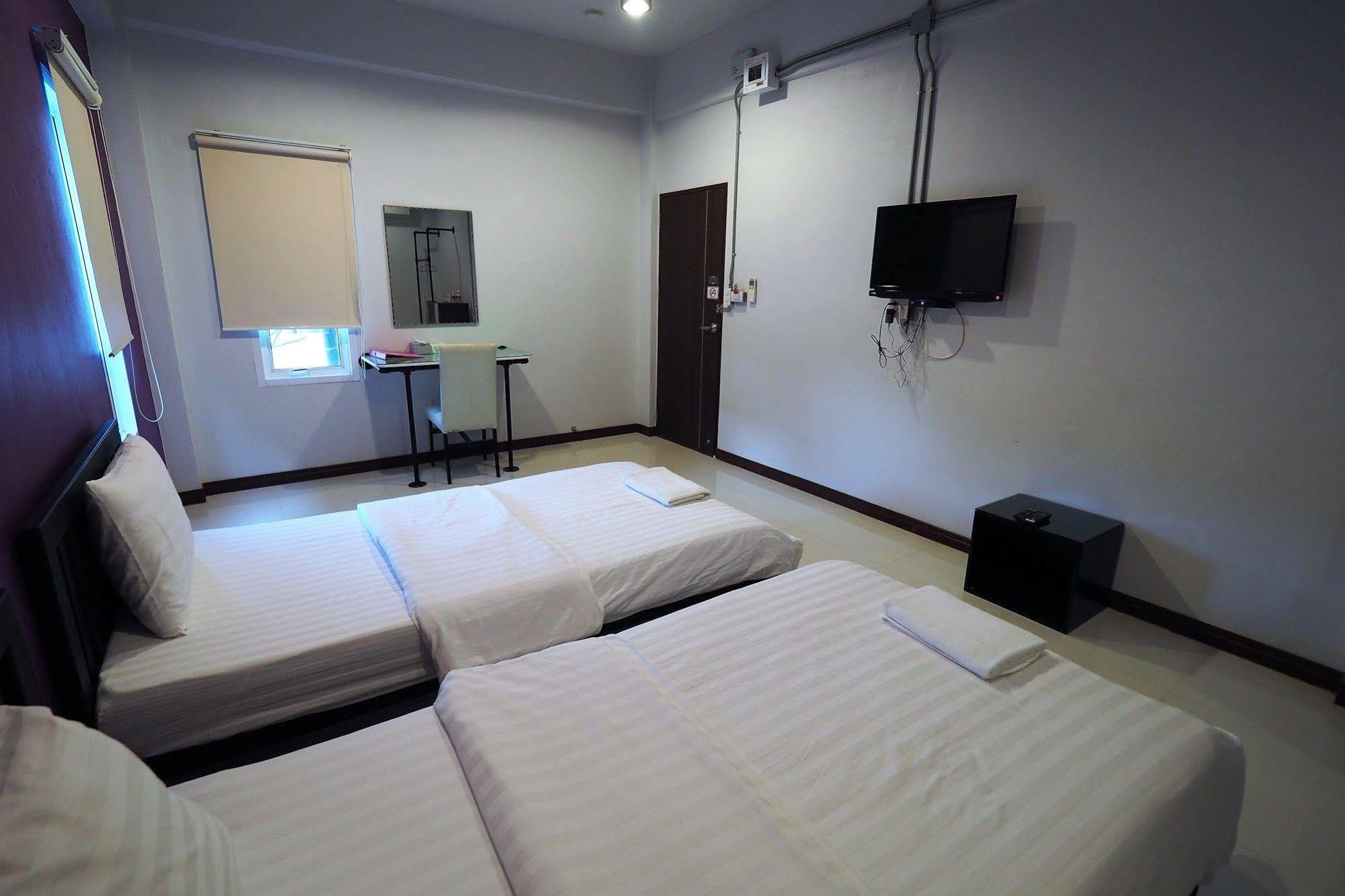 Bansuandokmai Hotel Kabin Buri