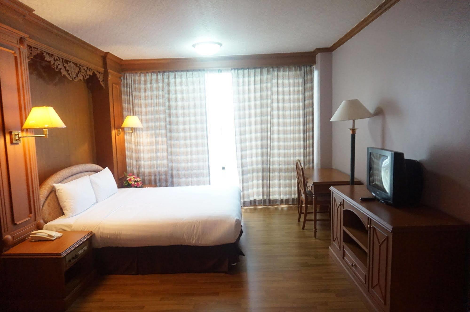 Rimpao Hotel 4*