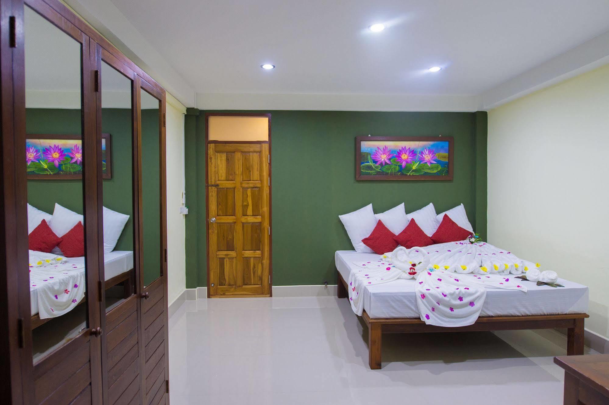 Sri Siam Resort 3*