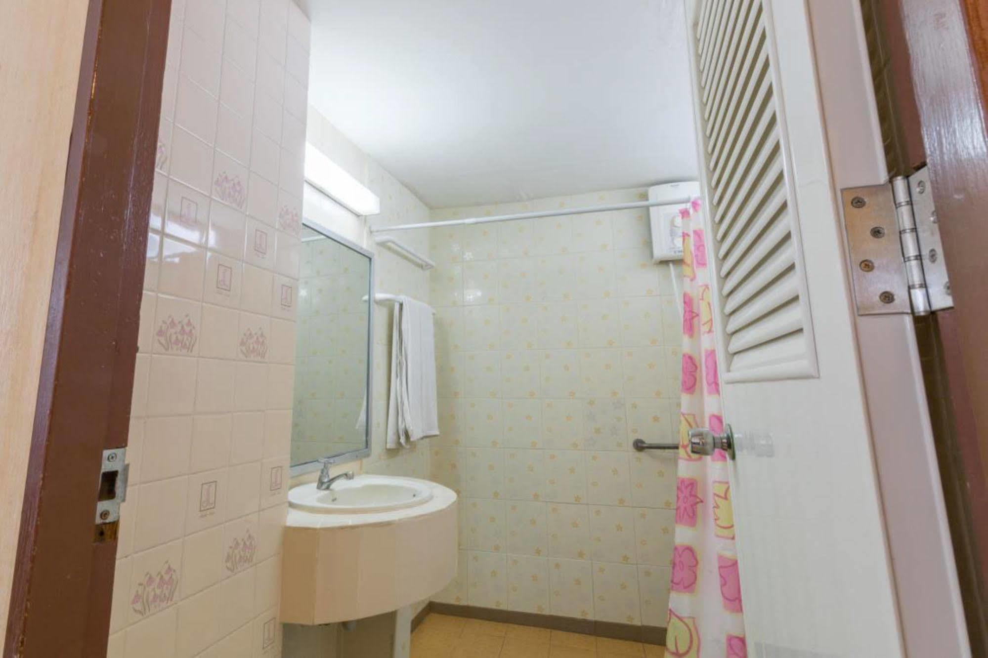 Lake Inn Hotel Hotel 2*