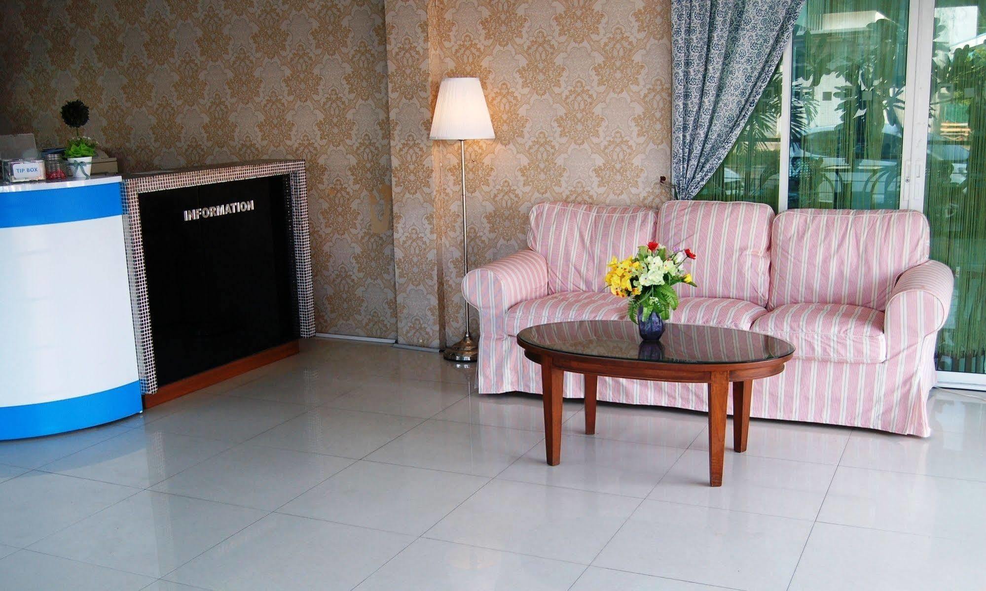 The Circle Hotel 3*