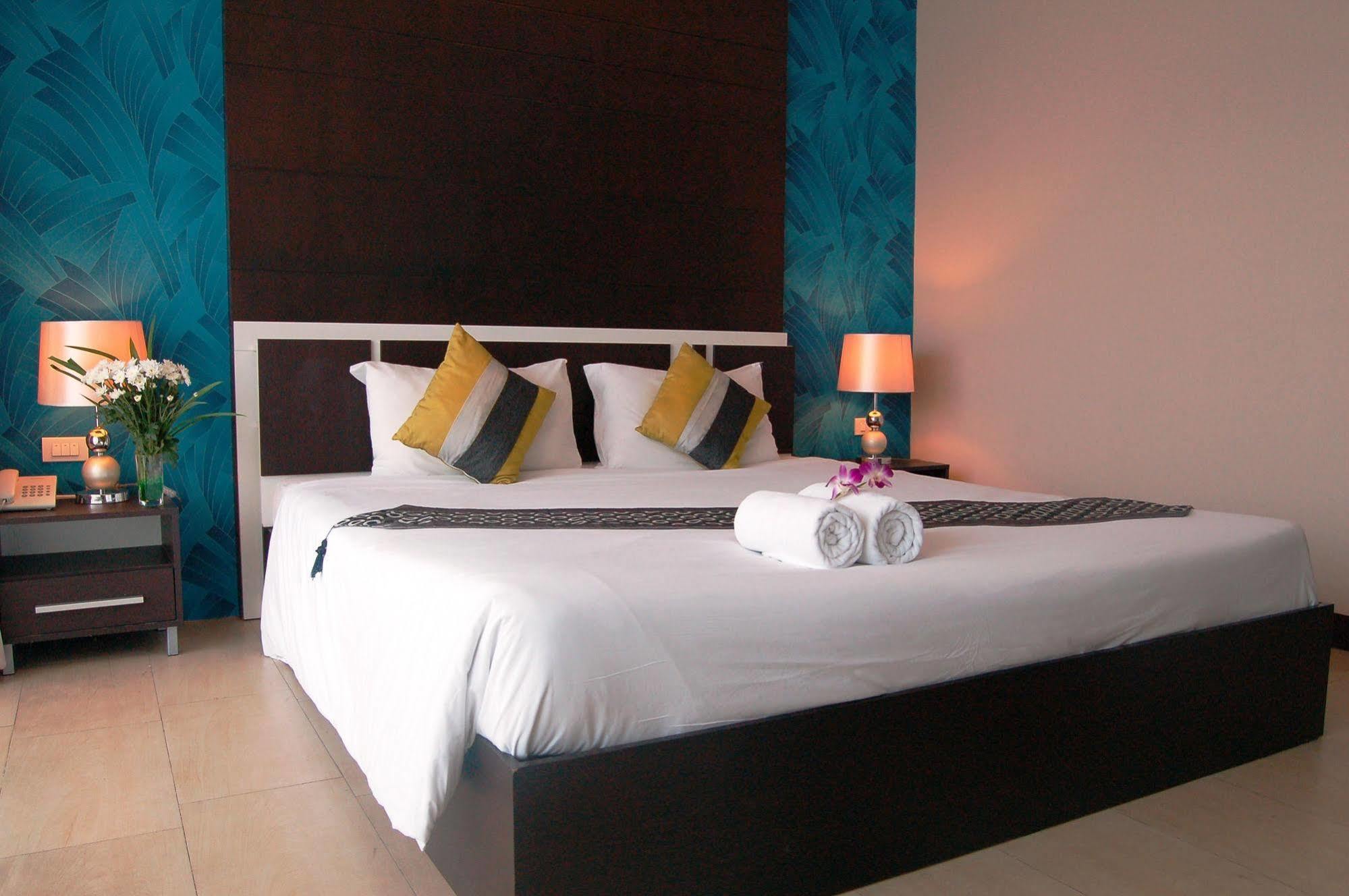 The Circle Hotel 3*