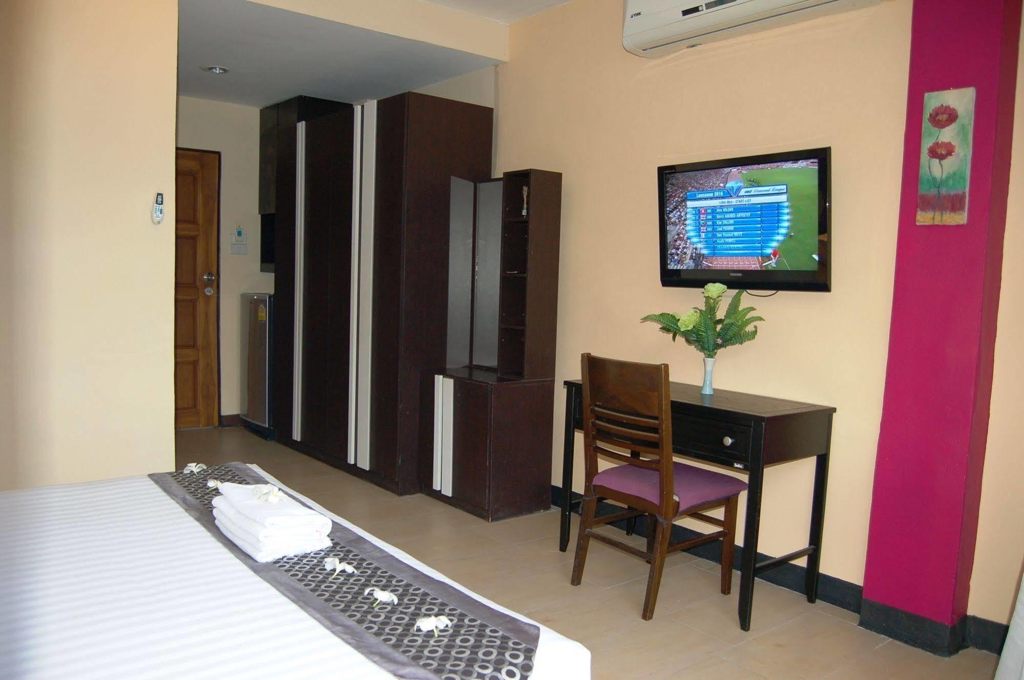Hotel The Circle Jomtien Beach