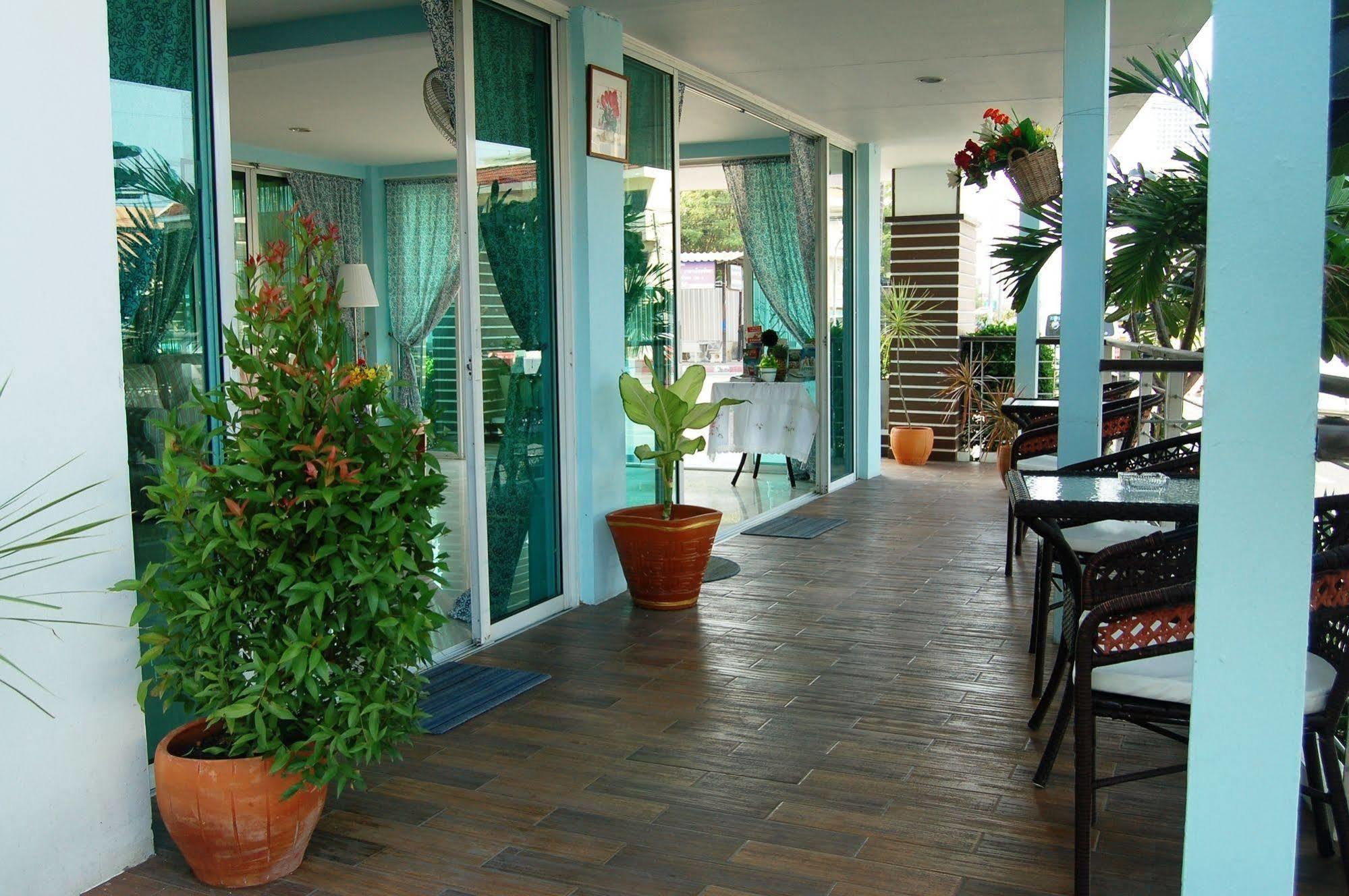 The Circle Hotel 3*