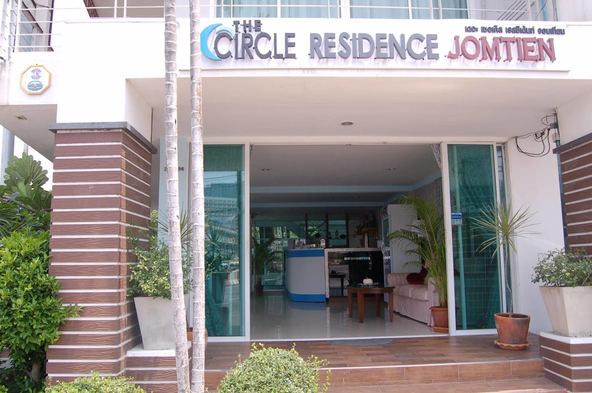 Hotel The Circle Jomtien Beach