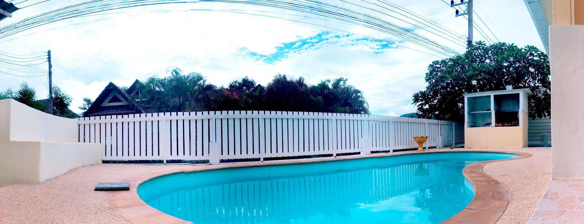 Sawasdee Phuket 2*