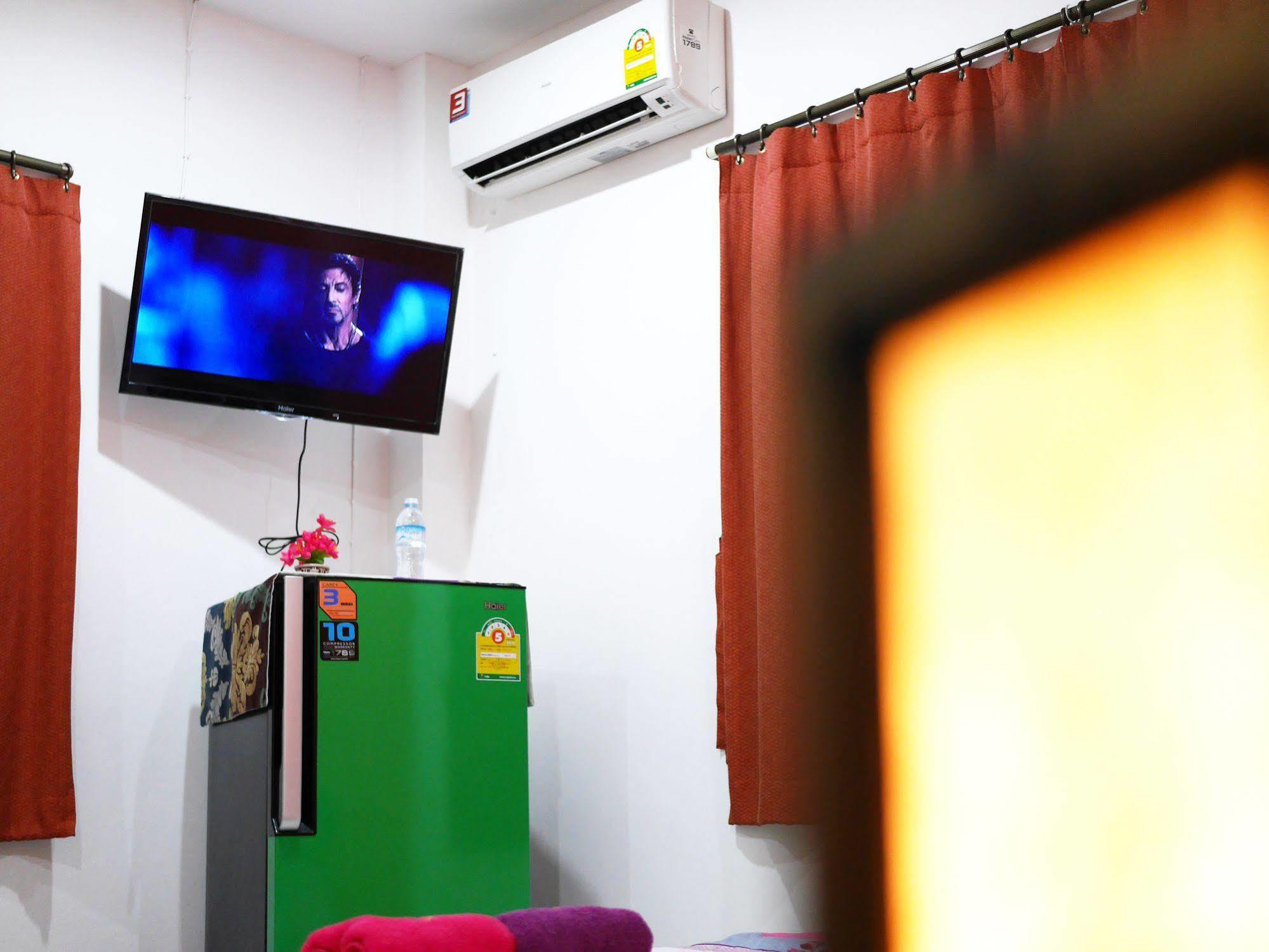 Sawasdee Phuket 2*